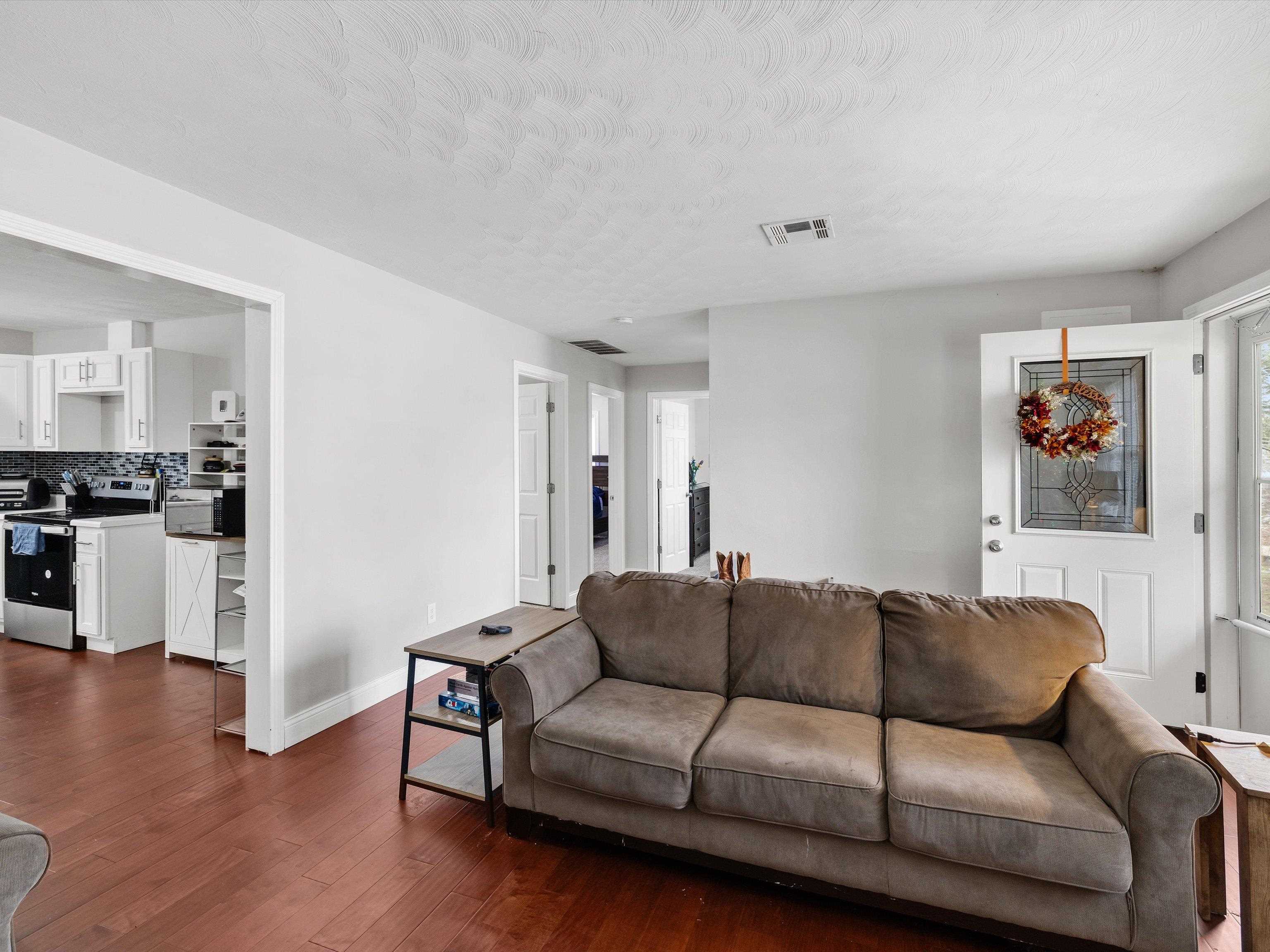 708 Elm St, Cloverport, Kentucky 40111, 3 Bedrooms Bedrooms, ,1 BathroomBathrooms,Single Family Residence,For Sale,Elm St,93727