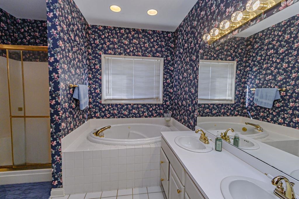 4005 Pine Lake Ct., Owensboro, Kentucky 42303, 3 Bedrooms Bedrooms, ,2 BathroomsBathrooms,Single Family Residence,For Sale,Pine Lake Ct.,93737