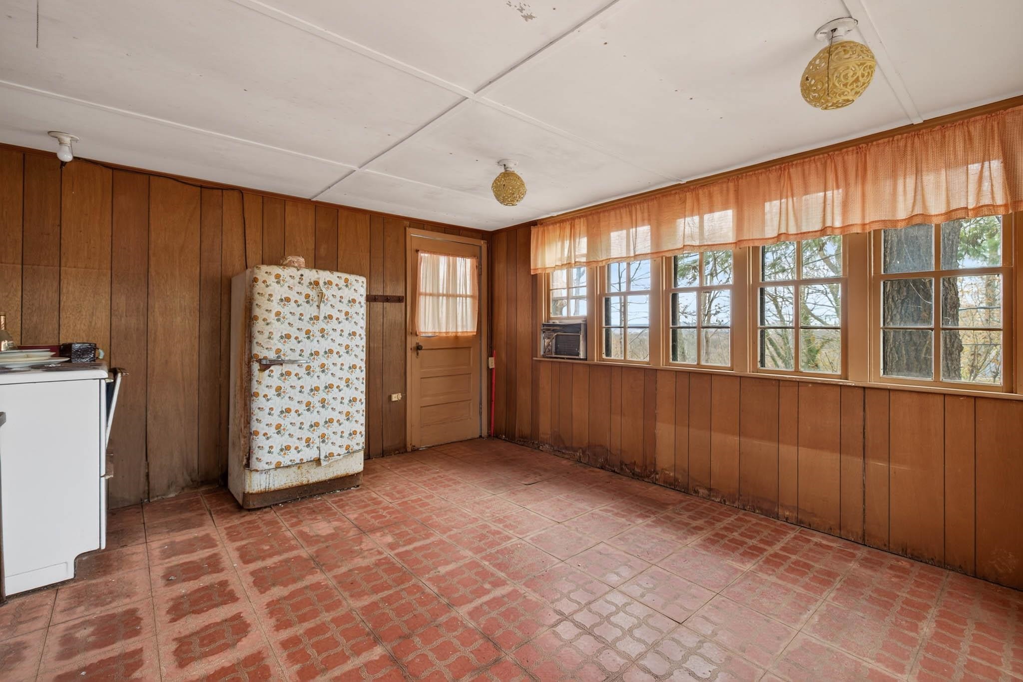 240 Clubhouse Drive, Hawesville, Kentucky 42348, 1 Bedroom Bedrooms, ,1 BathroomBathrooms,Single Family Residence,For Sale,Clubhouse Drive,93741