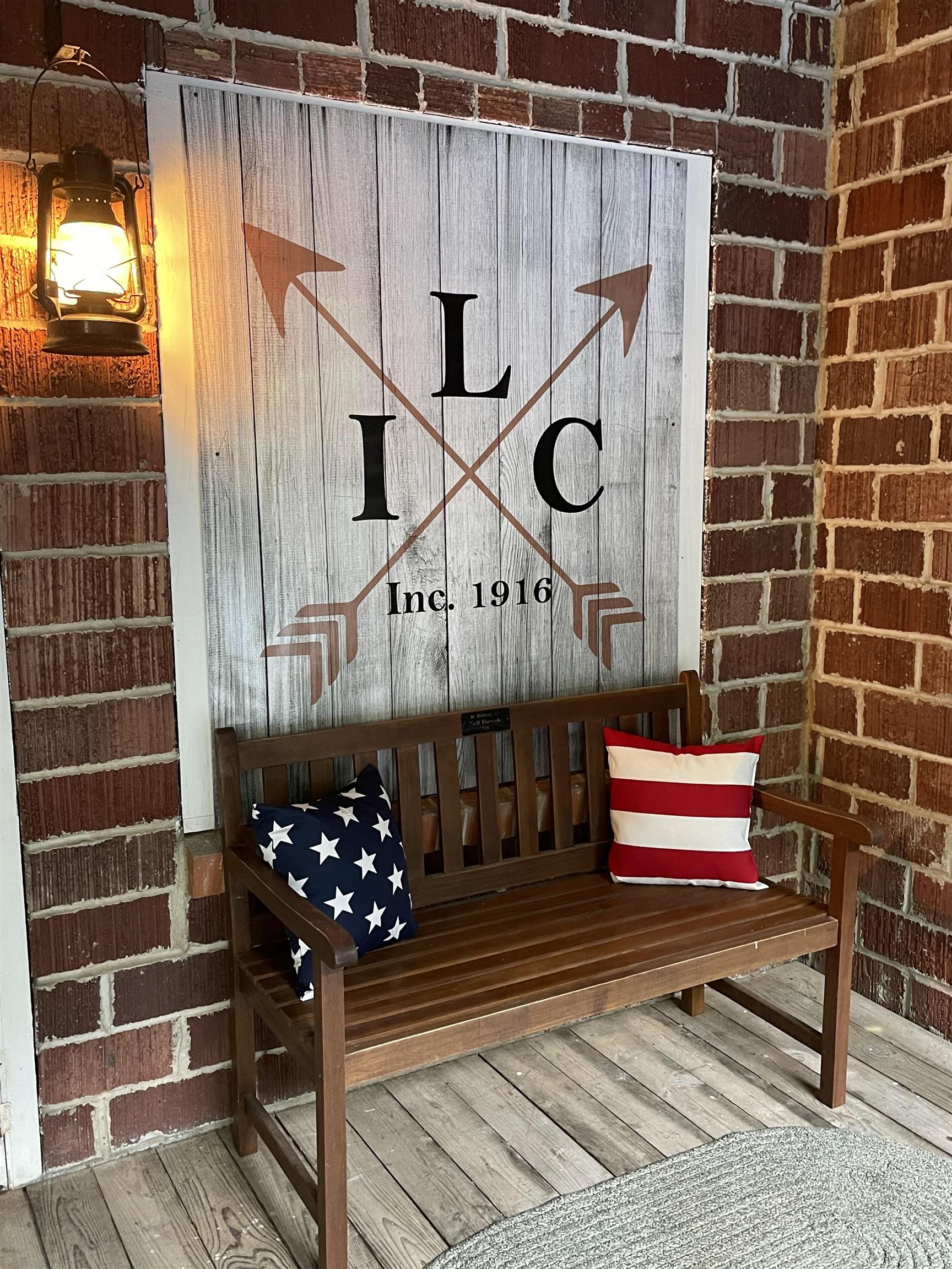 240 Clubhouse Drive, Hawesville, Kentucky 42348, 1 Bedroom Bedrooms, ,1 BathroomBathrooms,Single Family Residence,For Sale,Clubhouse Drive,93741