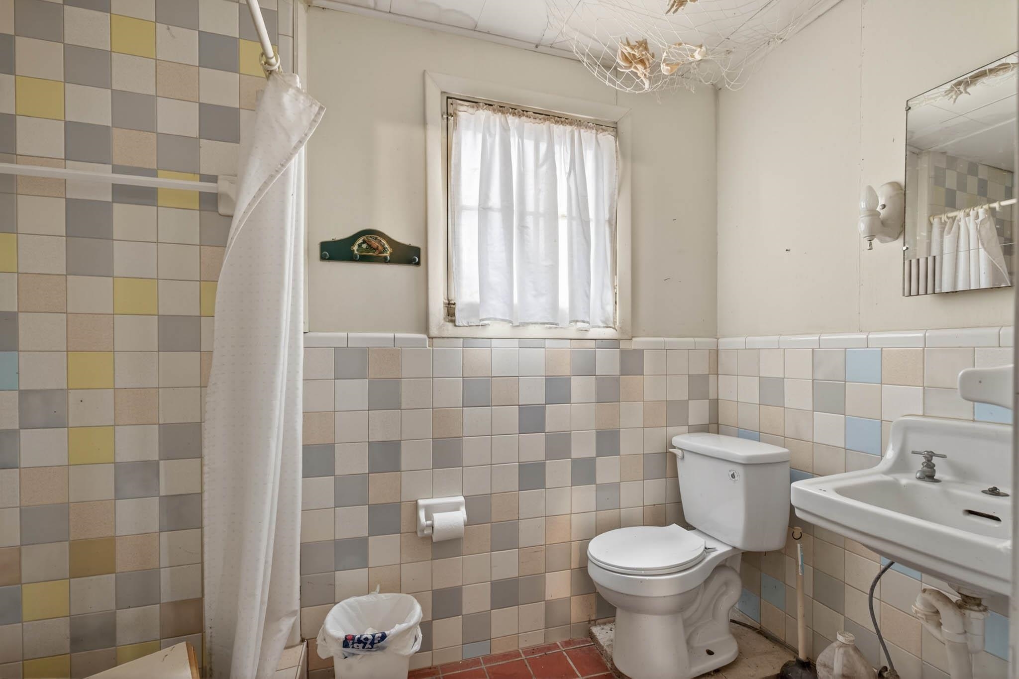 240 Clubhouse Drive, Hawesville, Kentucky 42348, 1 Bedroom Bedrooms, ,1 BathroomBathrooms,Single Family Residence,For Sale,Clubhouse Drive,93741