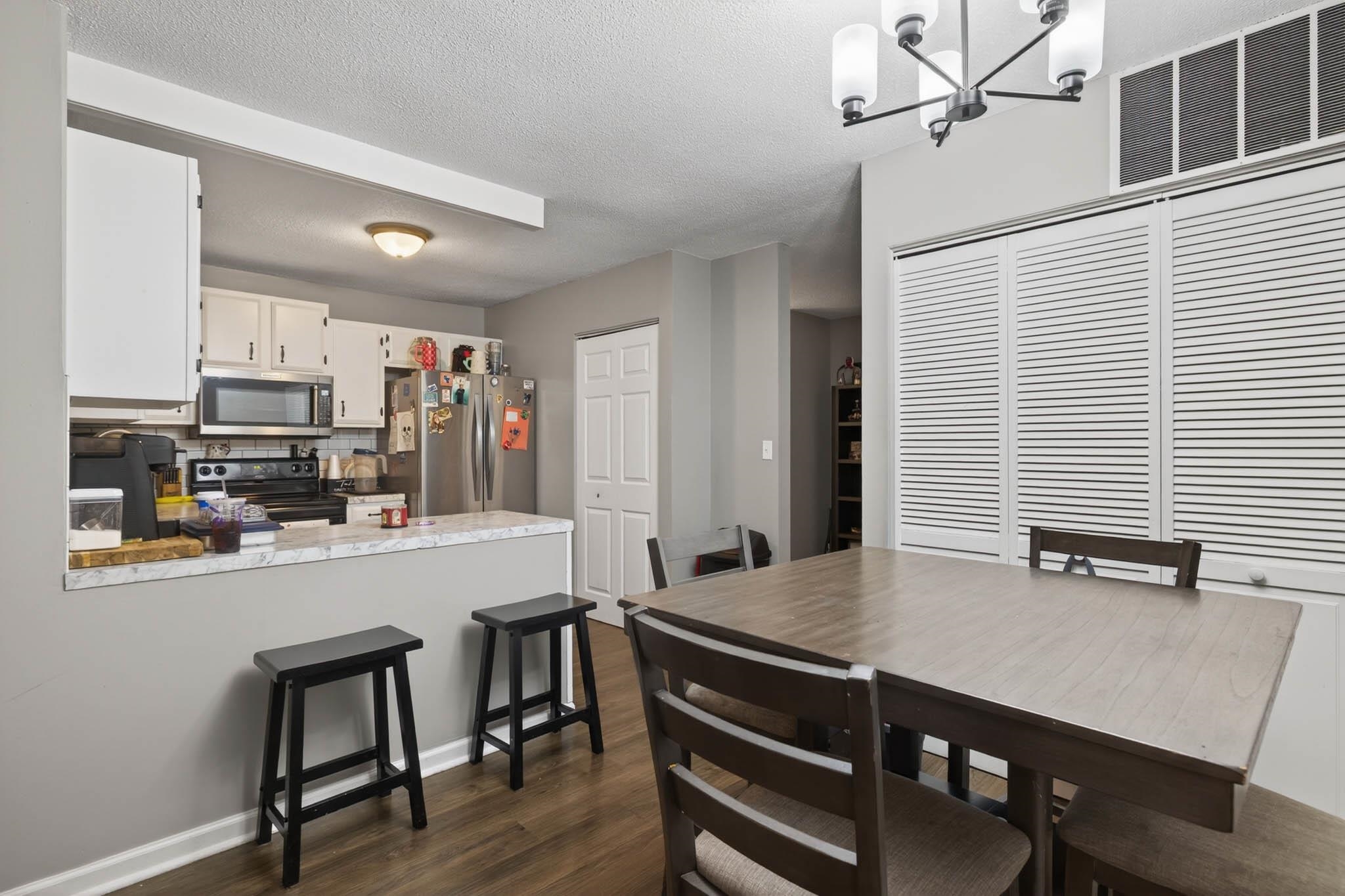 4135 Yewells Landing W, Owensboro, Kentucky 42303, 4 Bedrooms Bedrooms, ,2 BathroomsBathrooms,Single Family Residence,For Sale,Yewells Landing W,93746