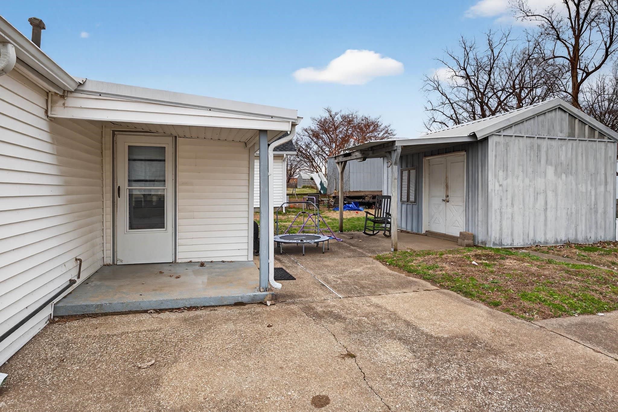 1119 Independence Ave, Owensboro, Kentucky 42301, 2 Bedrooms Bedrooms, ,1 BathroomBathrooms,Single Family Residence,For Sale,Independence Ave,93747