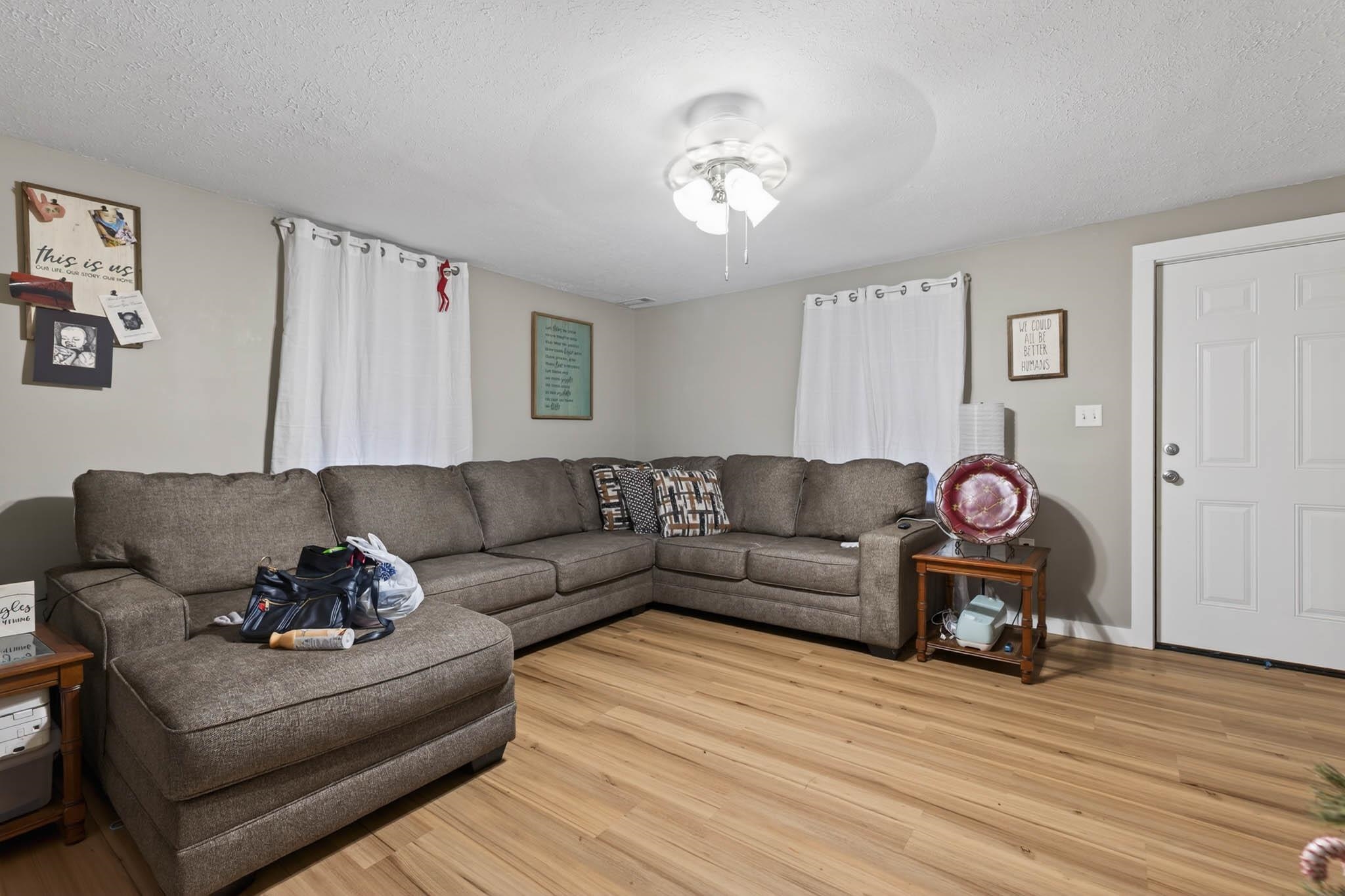 1119 Independence Ave, Owensboro, Kentucky 42301, 2 Bedrooms Bedrooms, ,1 BathroomBathrooms,Single Family Residence,For Sale,Independence Ave,93747