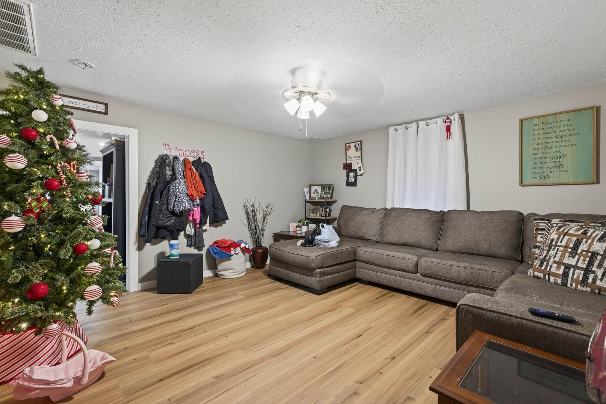 1119 Independence Ave, Owensboro, Kentucky 42301, 2 Bedrooms Bedrooms, ,1 BathroomBathrooms,Single Family Residence,For Sale,Independence Ave,93747