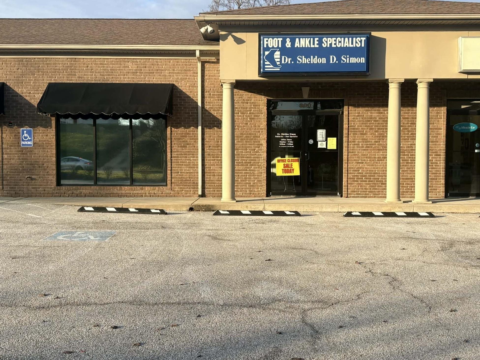 1915 Parrish Ave Ste 300, Owensboro, Kentucky 42301, ,Office,For Sale,Parrish Ave Ste 300,93750