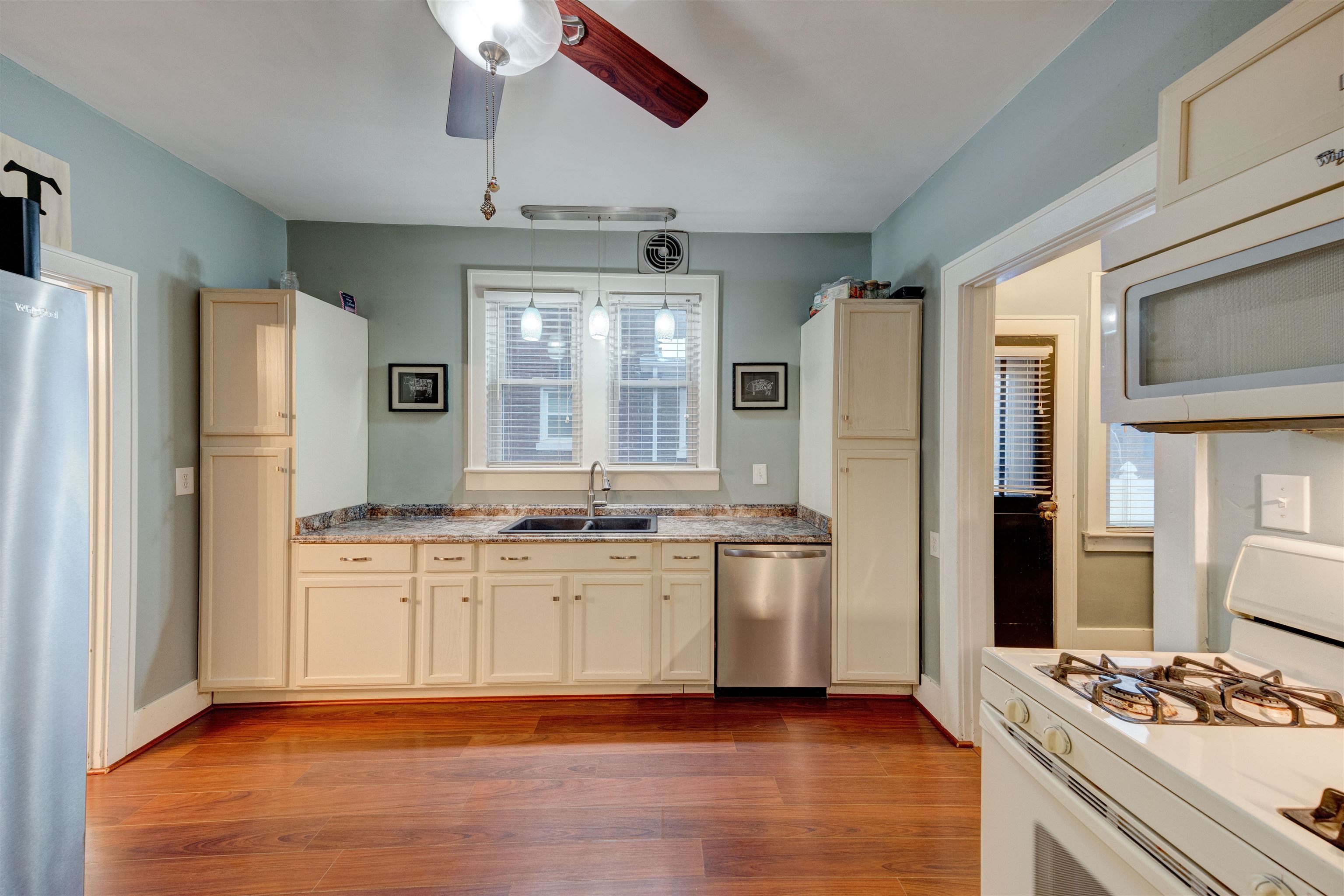 1303 Locust St, Owensboro, Kentucky 42301, 4 Bedrooms Bedrooms, ,1 BathroomBathrooms,Single Family Residence,For Sale,Locust St,93753