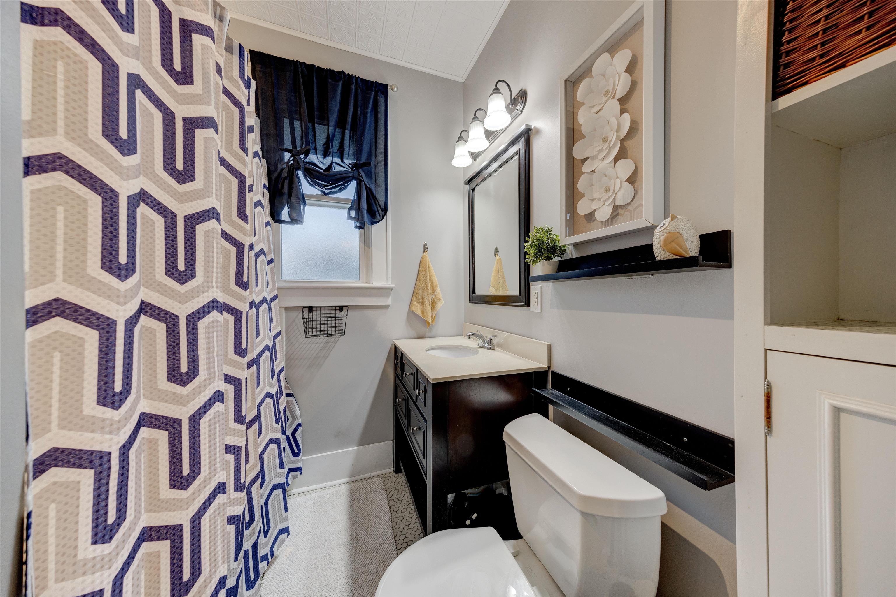 1303 Locust St, Owensboro, Kentucky 42301, 4 Bedrooms Bedrooms, ,1 BathroomBathrooms,Single Family Residence,For Sale,Locust St,93753