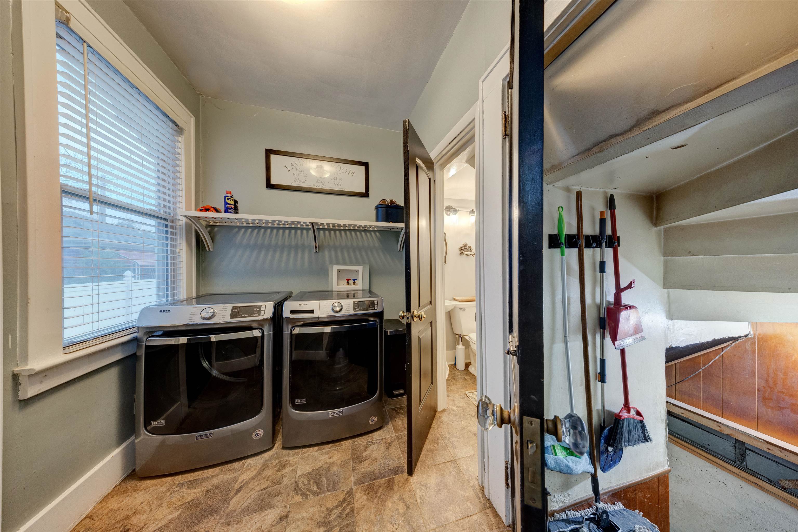 1303 Locust St, Owensboro, Kentucky 42301, 4 Bedrooms Bedrooms, ,1 BathroomBathrooms,Single Family Residence,For Sale,Locust St,93753