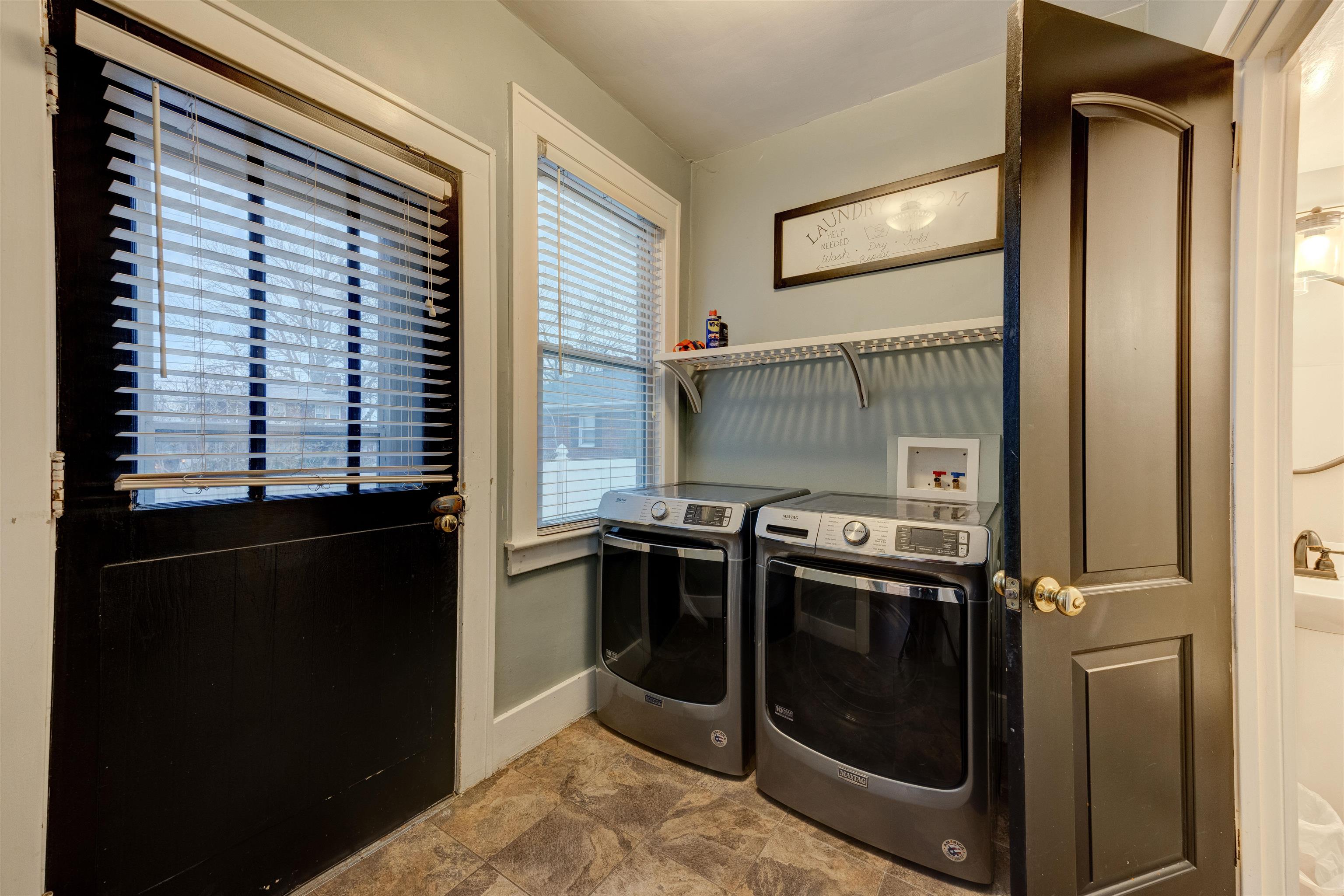 1303 Locust St, Owensboro, Kentucky 42301, 4 Bedrooms Bedrooms, ,1 BathroomBathrooms,Single Family Residence,For Sale,Locust St,93753