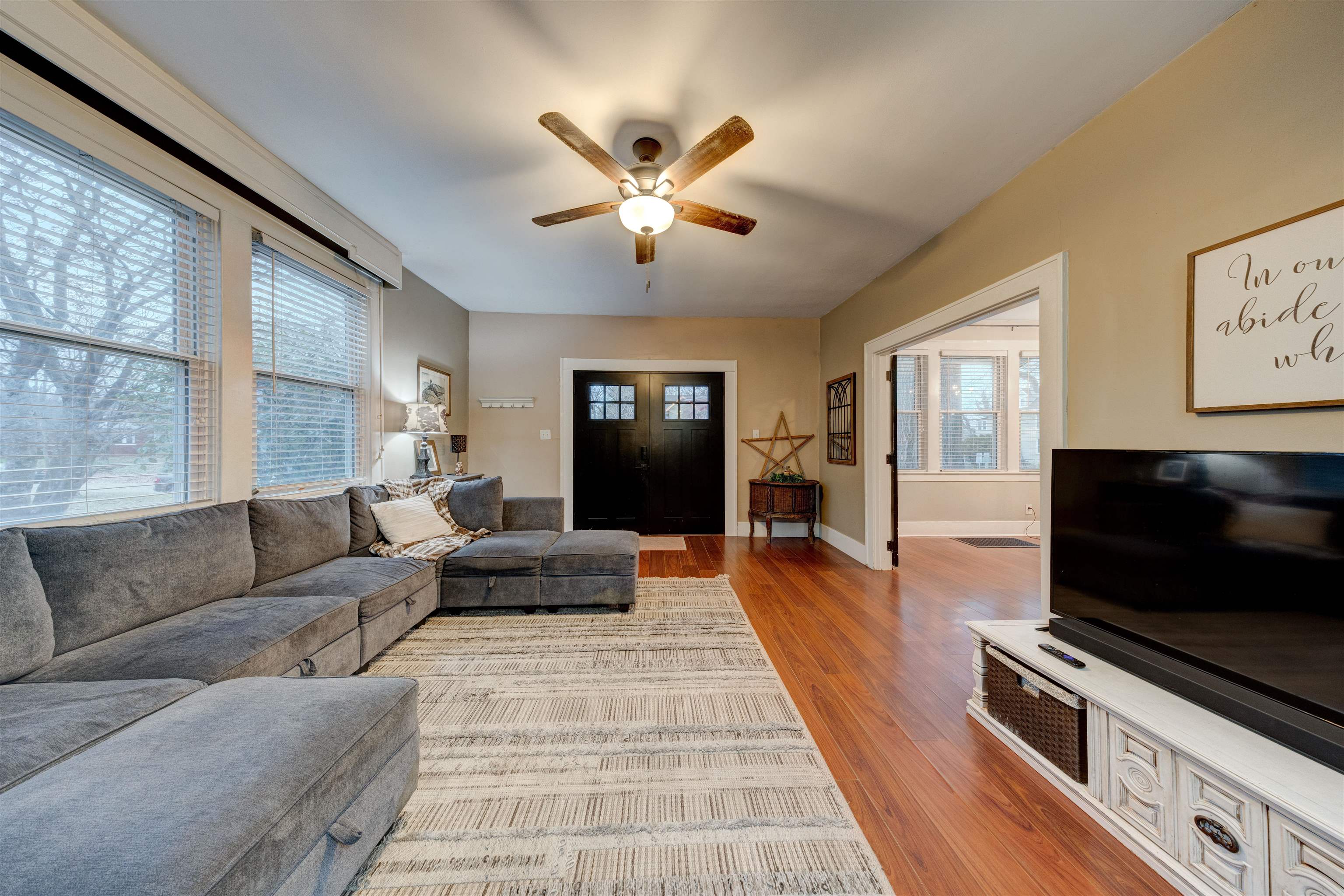 1303 Locust St, Owensboro, Kentucky 42301, 4 Bedrooms Bedrooms, ,1 BathroomBathrooms,Single Family Residence,For Sale,Locust St,93753