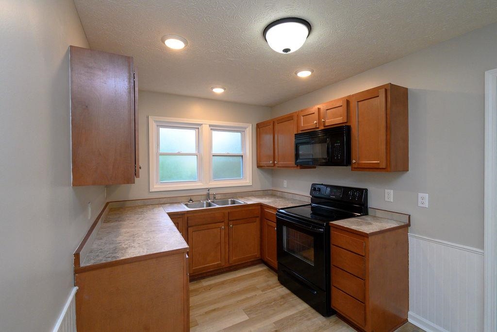 1702 Alexander Ave., Owensboro, Kentucky 42303, 2 Bedrooms Bedrooms, ,1 BathroomBathrooms,Single Family Residence,For Sale,Alexander Ave.,93754