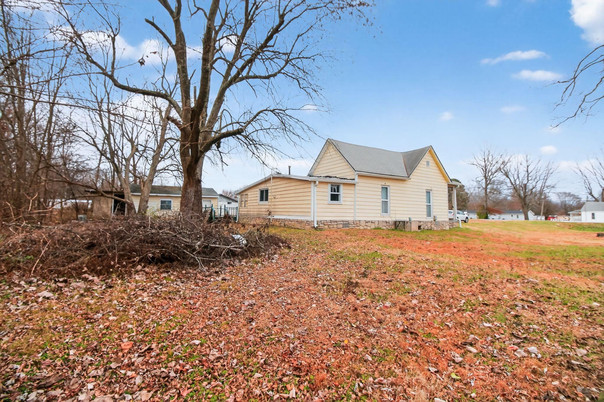 437 Union Street, Hartford, Kentucky 42347, 2 Bedrooms Bedrooms, ,1 BathroomBathrooms,Single Family Residence,For Sale,Union Street,93759