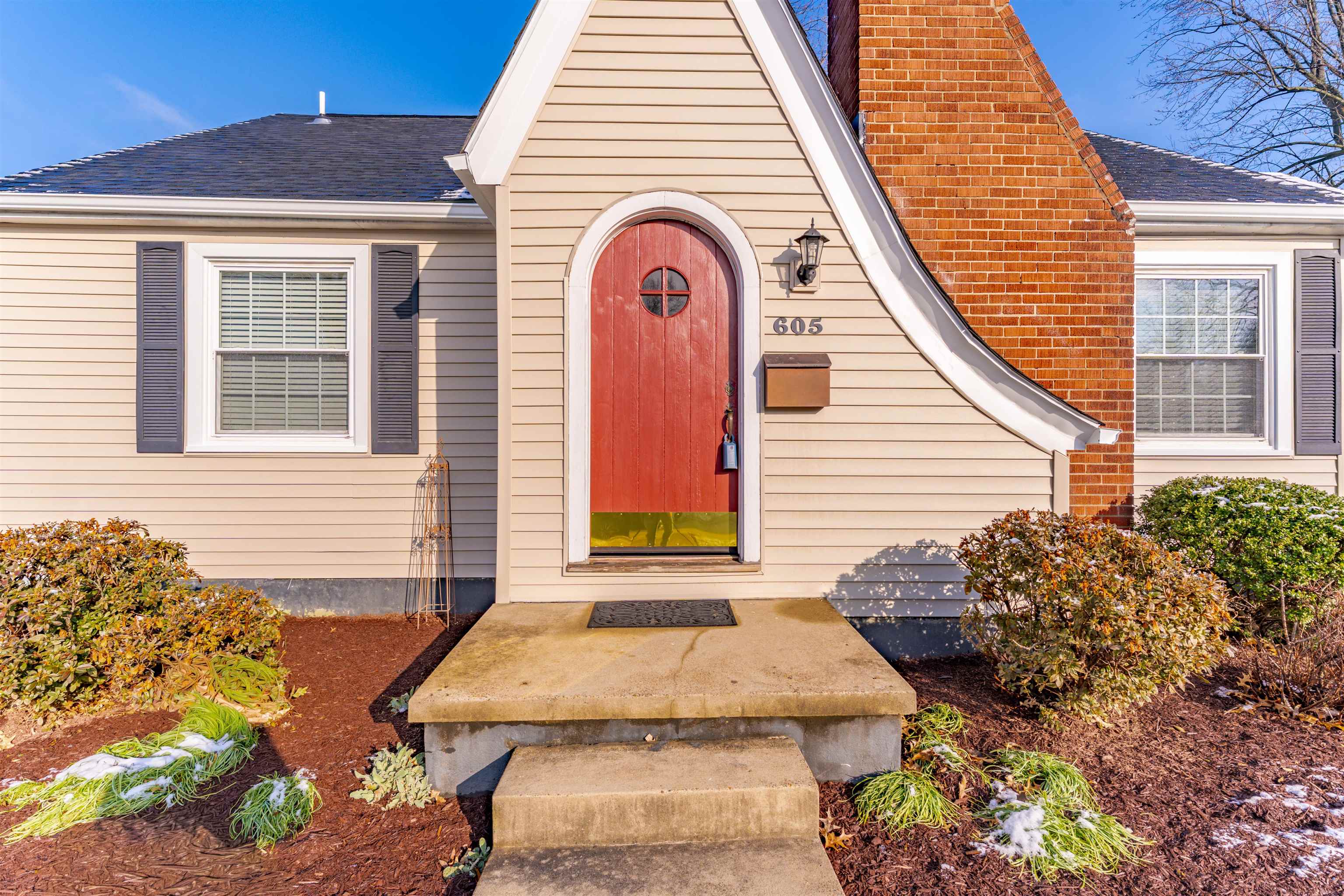 605 12th, Owensboro, Kentucky 42301, 2 Bedrooms Bedrooms, ,1 BathroomBathrooms,Single Family Residence,For Sale,12th,93761