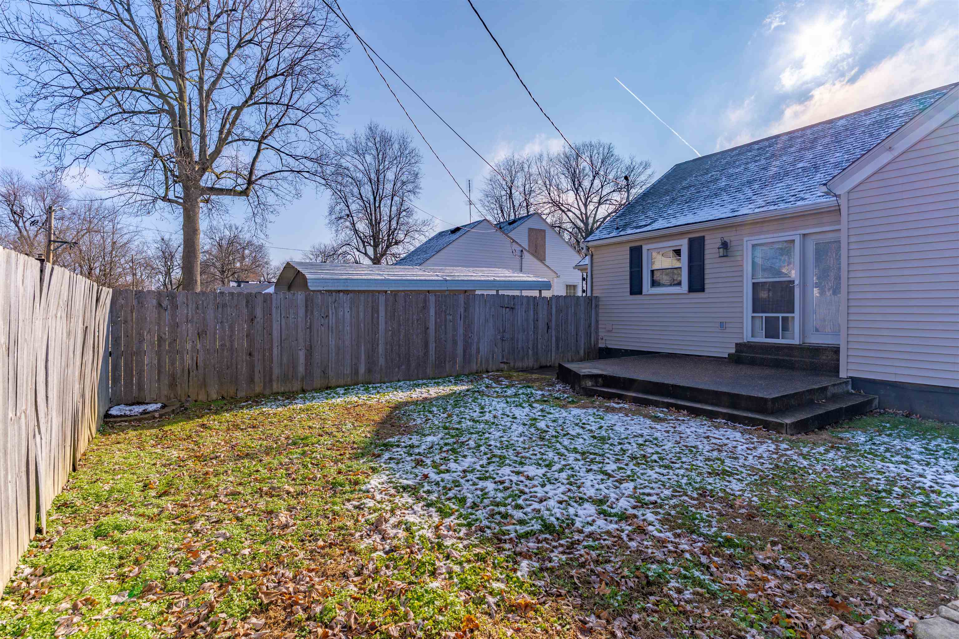 605 12th, Owensboro, Kentucky 42301, 2 Bedrooms Bedrooms, ,1 BathroomBathrooms,Single Family Residence,For Sale,12th,93761