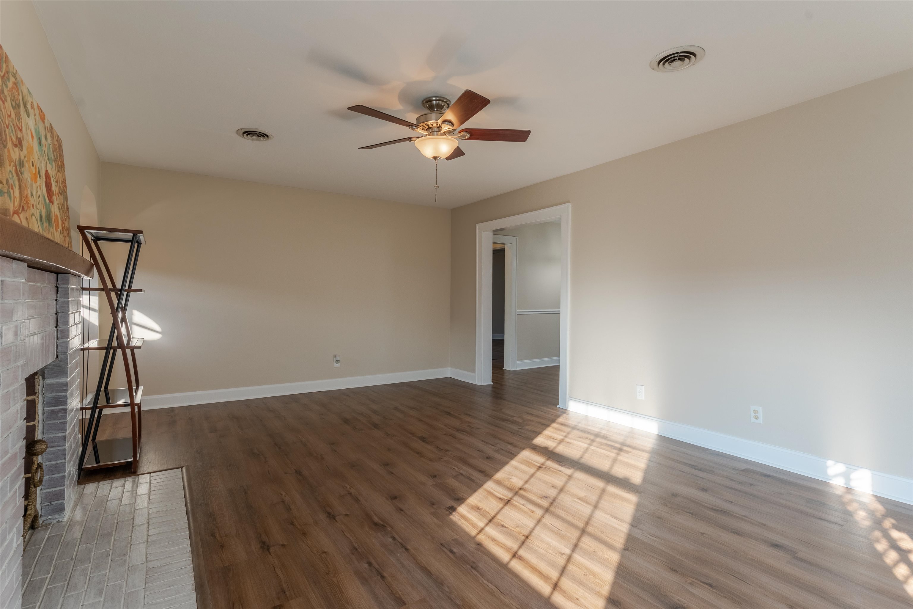 605 12th, Owensboro, Kentucky 42301, 2 Bedrooms Bedrooms, ,1 BathroomBathrooms,Single Family Residence,For Sale,12th,93761