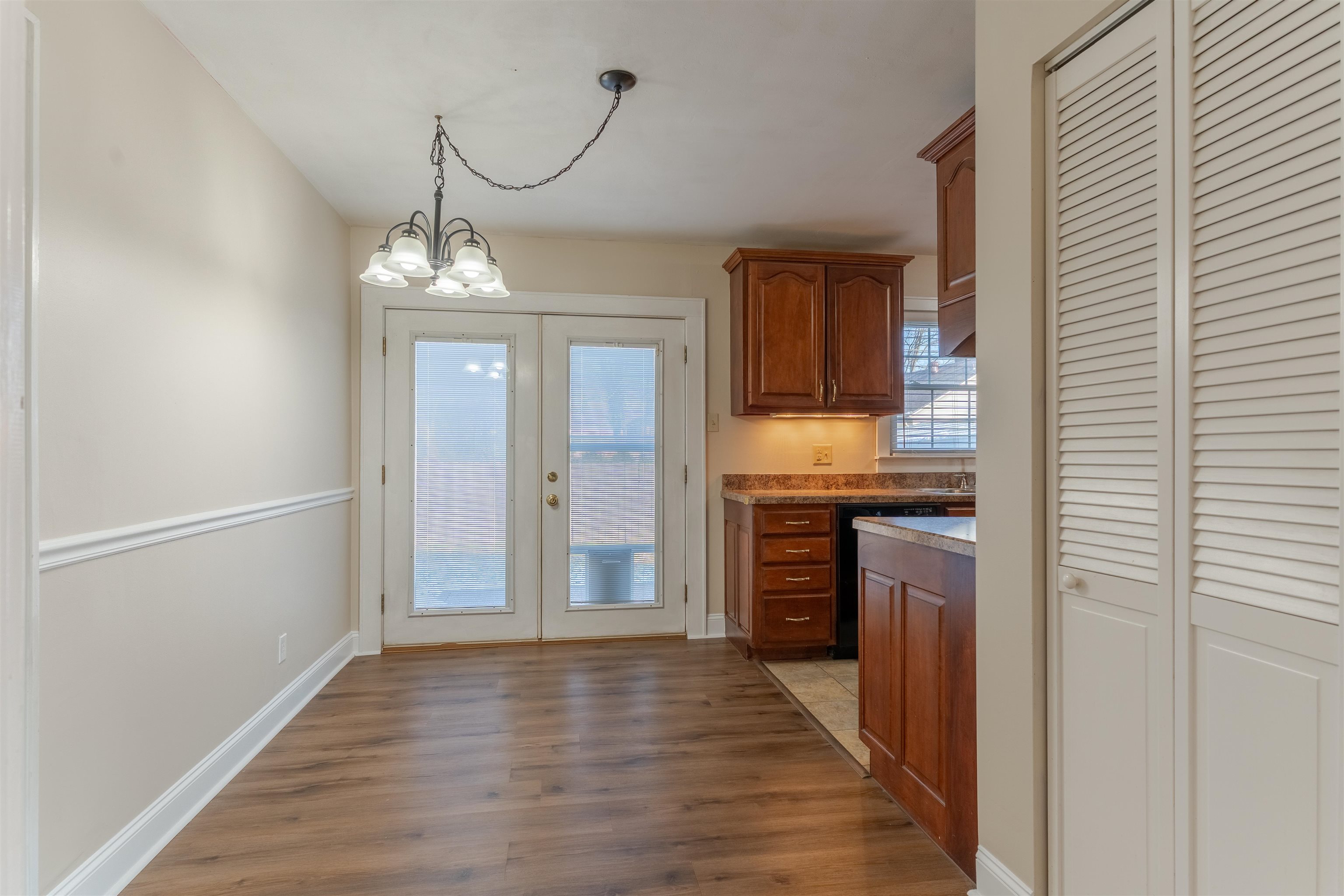 605 12th, Owensboro, Kentucky 42301, 2 Bedrooms Bedrooms, ,1 BathroomBathrooms,Single Family Residence,For Sale,12th,93761