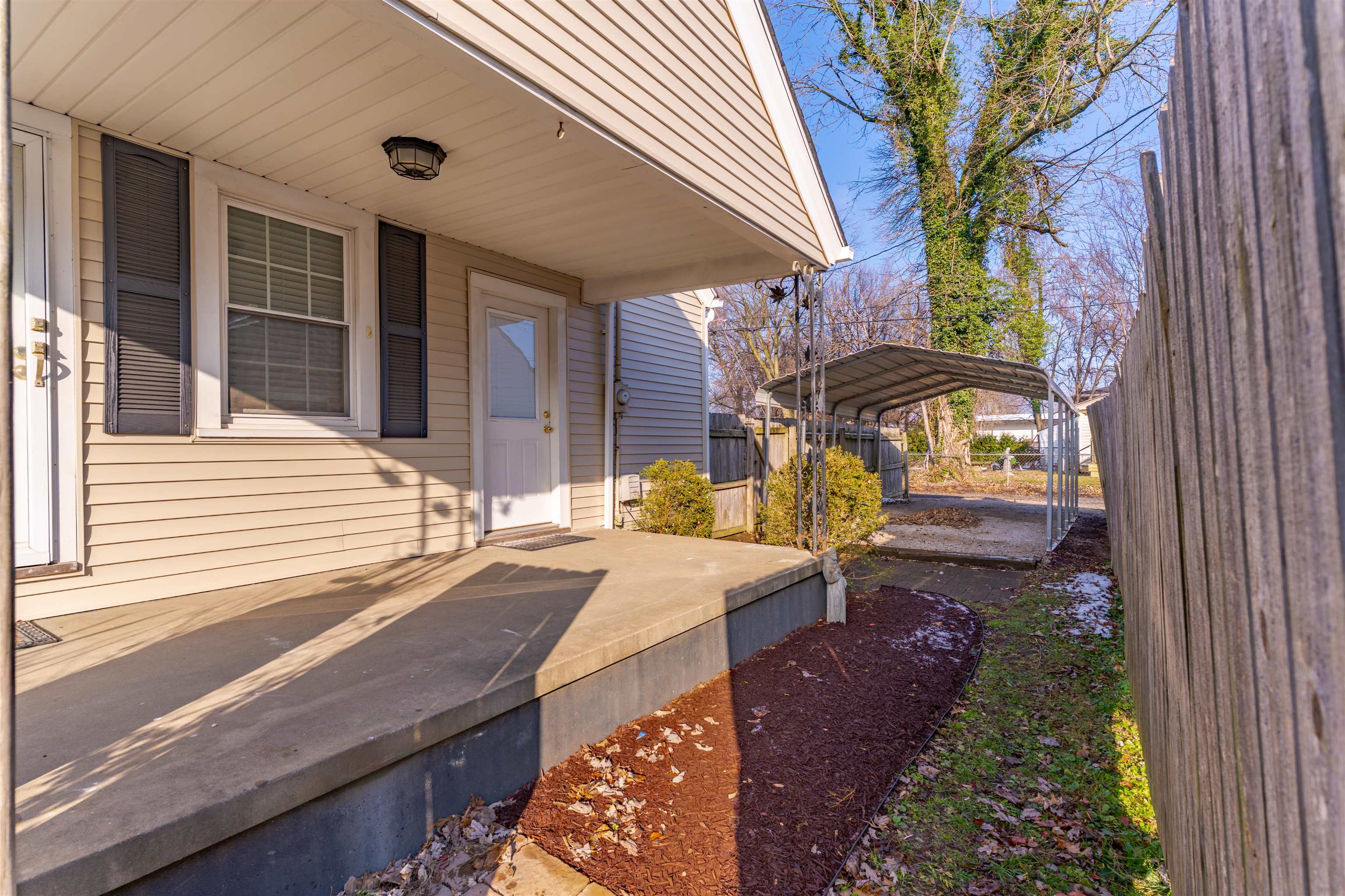 605 12th, Owensboro, Kentucky 42301, 2 Bedrooms Bedrooms, ,1 BathroomBathrooms,Single Family Residence,For Sale,12th,93761