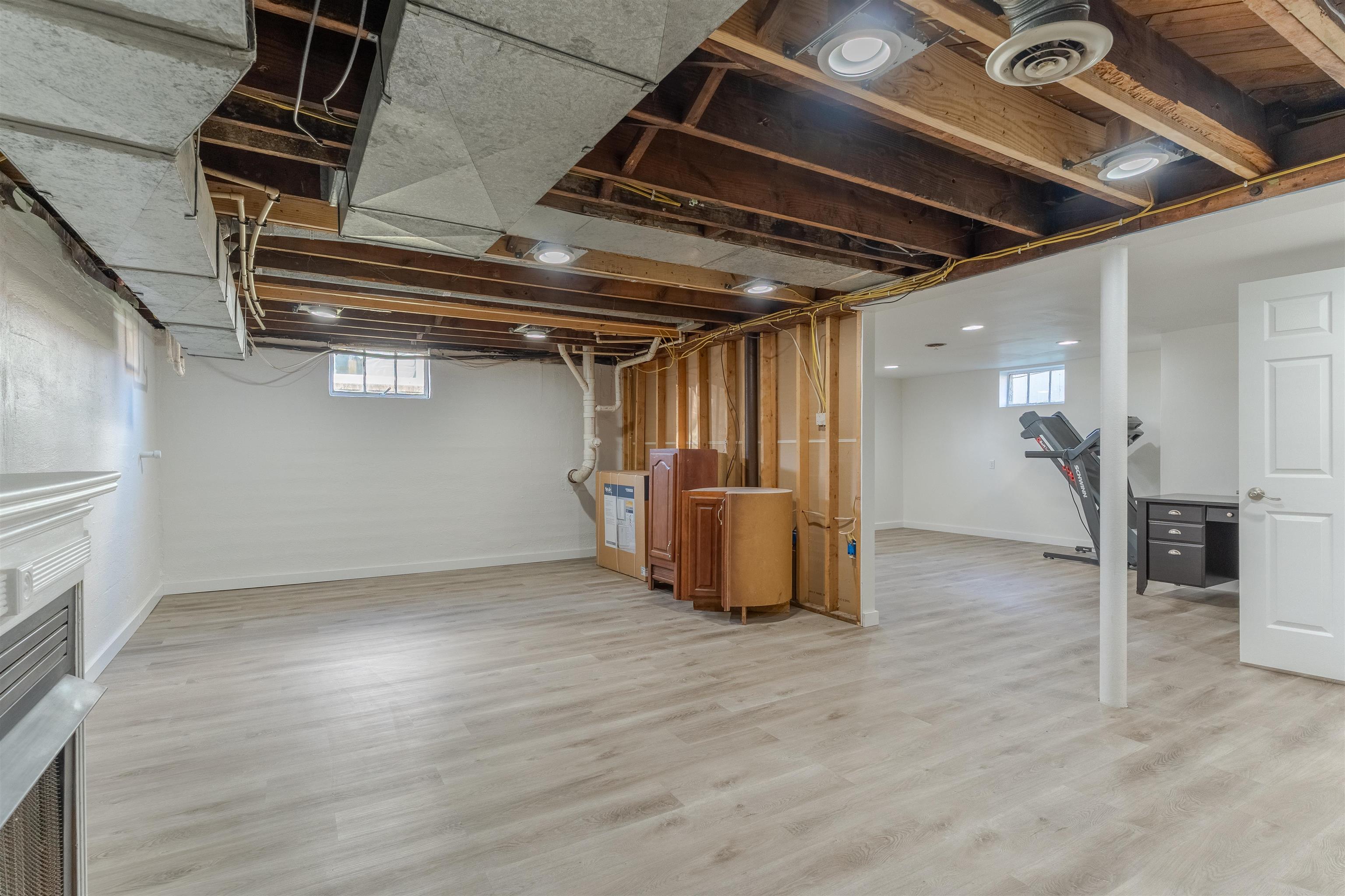 605 12th, Owensboro, Kentucky 42301, 2 Bedrooms Bedrooms, ,1 BathroomBathrooms,Single Family Residence,For Sale,12th,93761