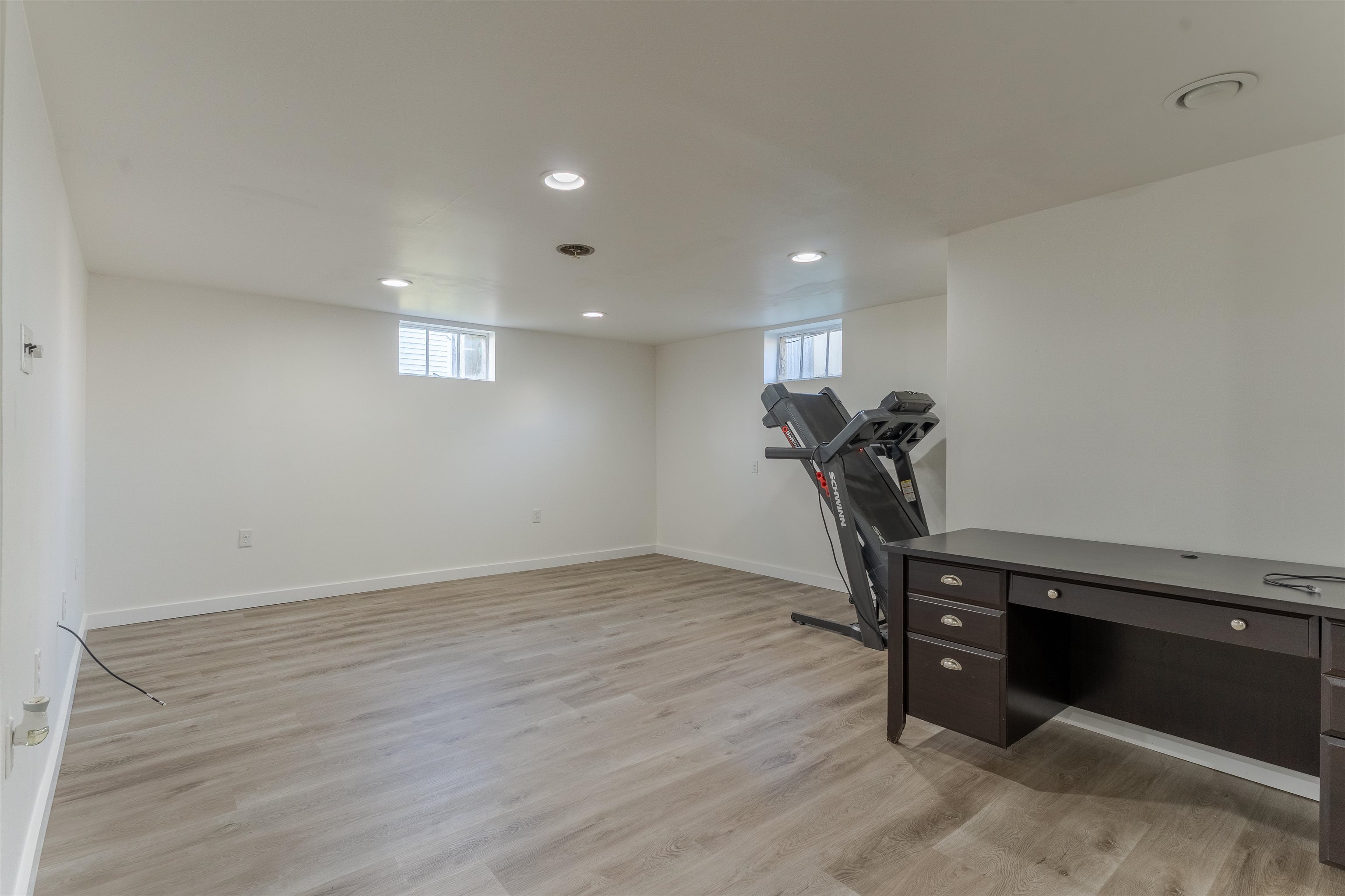 605 12th, Owensboro, Kentucky 42301, 2 Bedrooms Bedrooms, ,1 BathroomBathrooms,Single Family Residence,For Sale,12th,93761