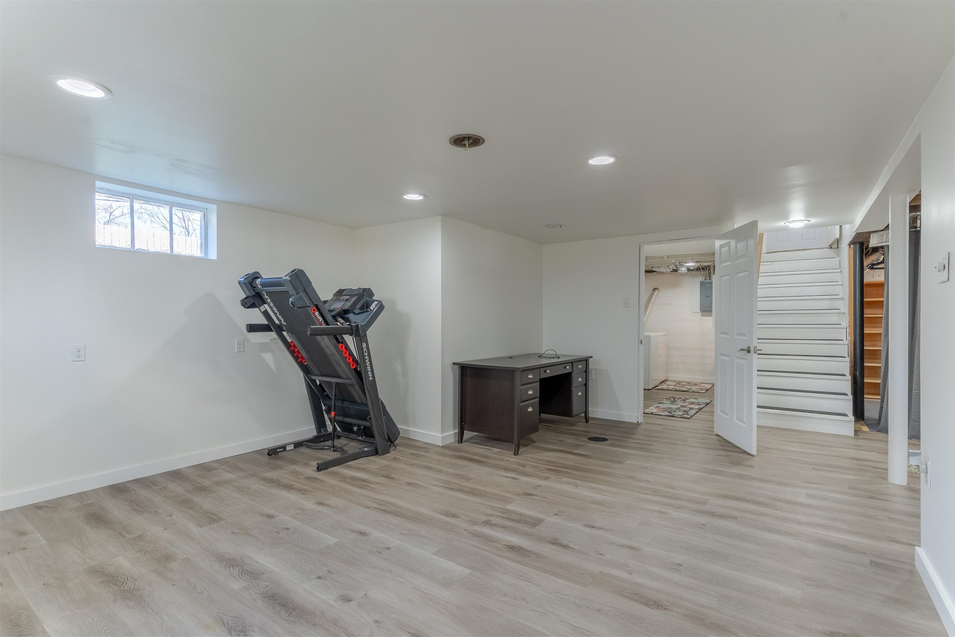 605 12th, Owensboro, Kentucky 42301, 2 Bedrooms Bedrooms, ,1 BathroomBathrooms,Single Family Residence,For Sale,12th,93761