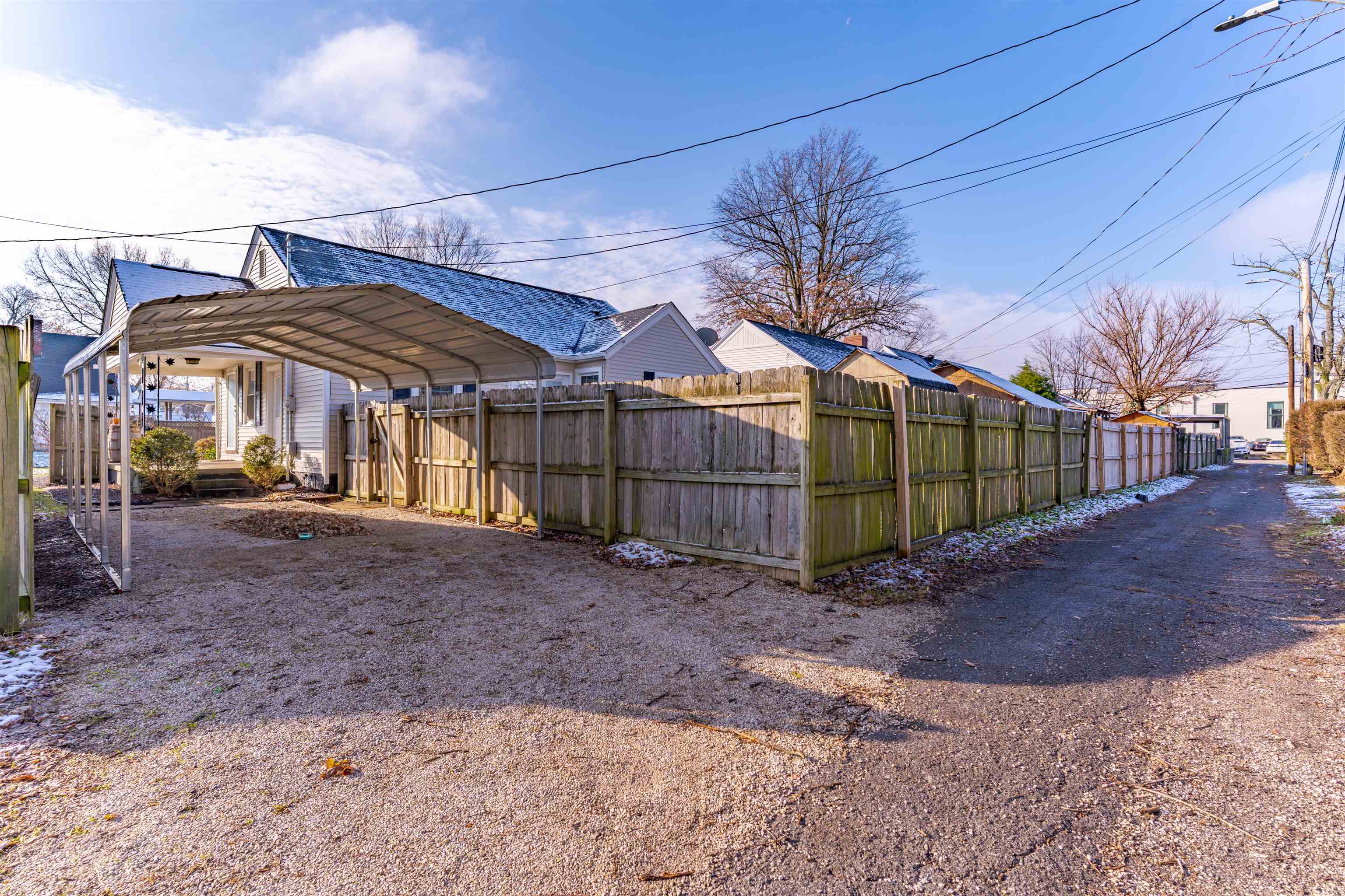 605 12th, Owensboro, Kentucky 42301, 2 Bedrooms Bedrooms, ,1 BathroomBathrooms,Single Family Residence,For Sale,12th,93761