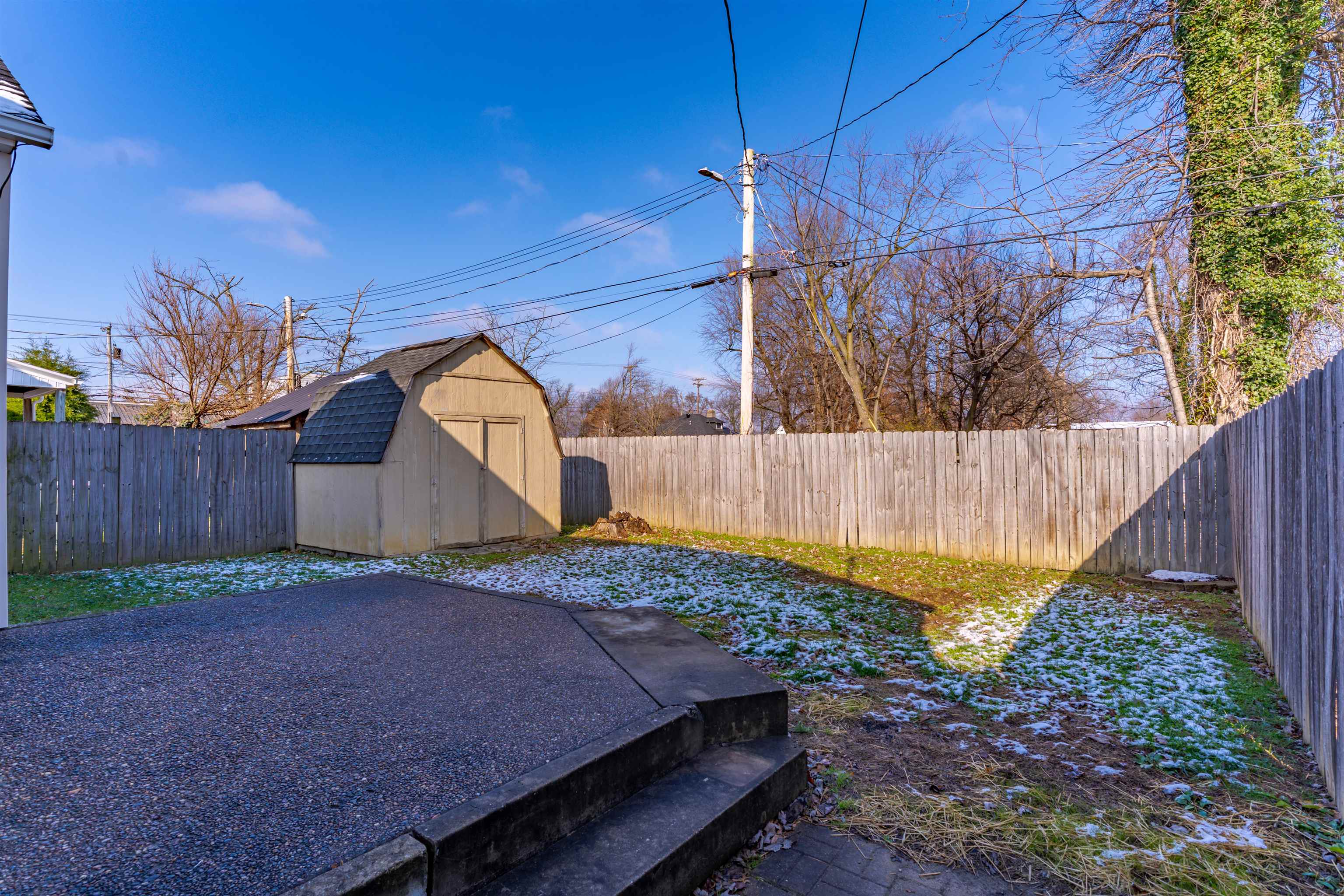 605 12th, Owensboro, Kentucky 42301, 2 Bedrooms Bedrooms, ,1 BathroomBathrooms,Single Family Residence,For Sale,12th,93761