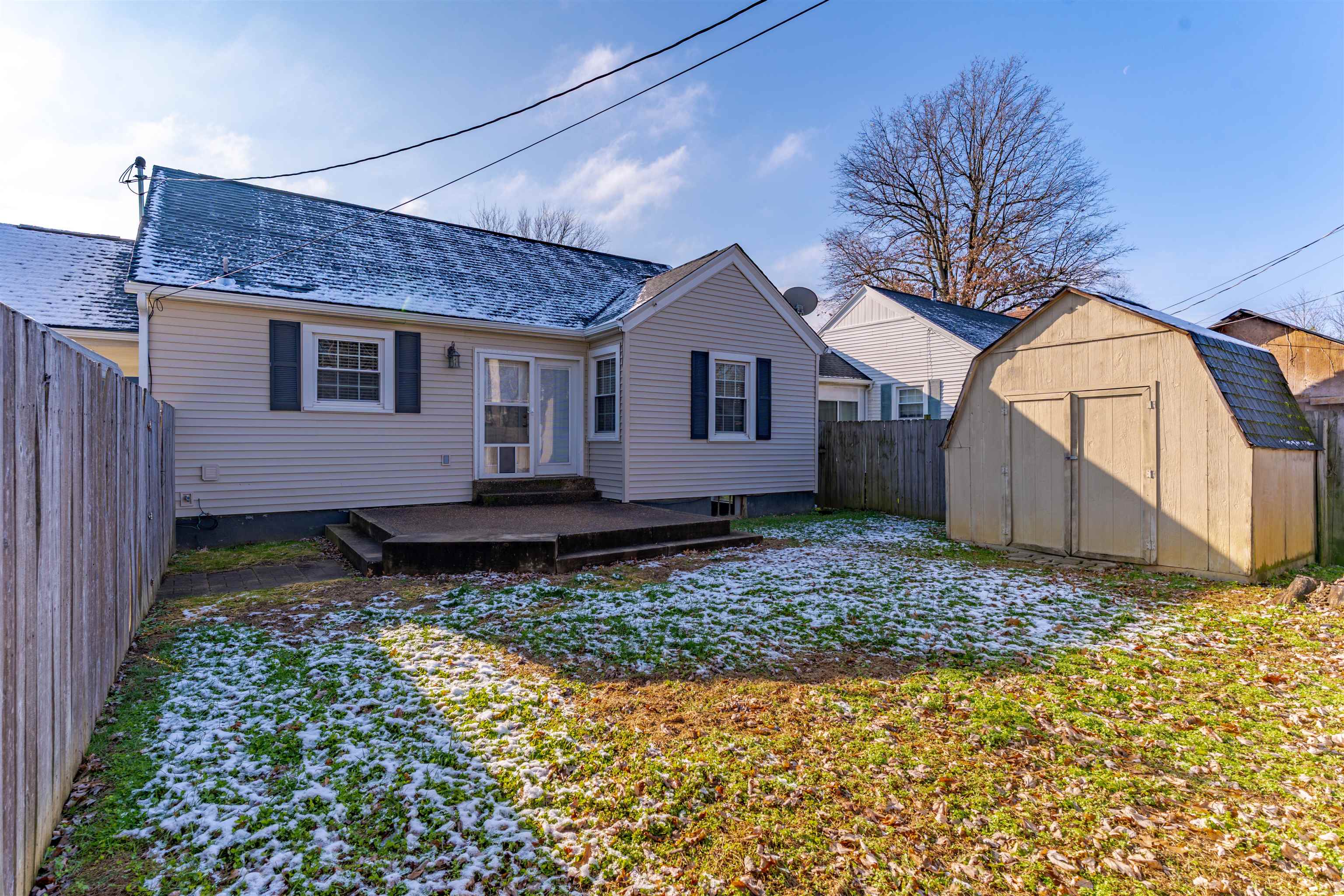 605 12th, Owensboro, Kentucky 42301, 2 Bedrooms Bedrooms, ,1 BathroomBathrooms,Single Family Residence,For Sale,12th,93761