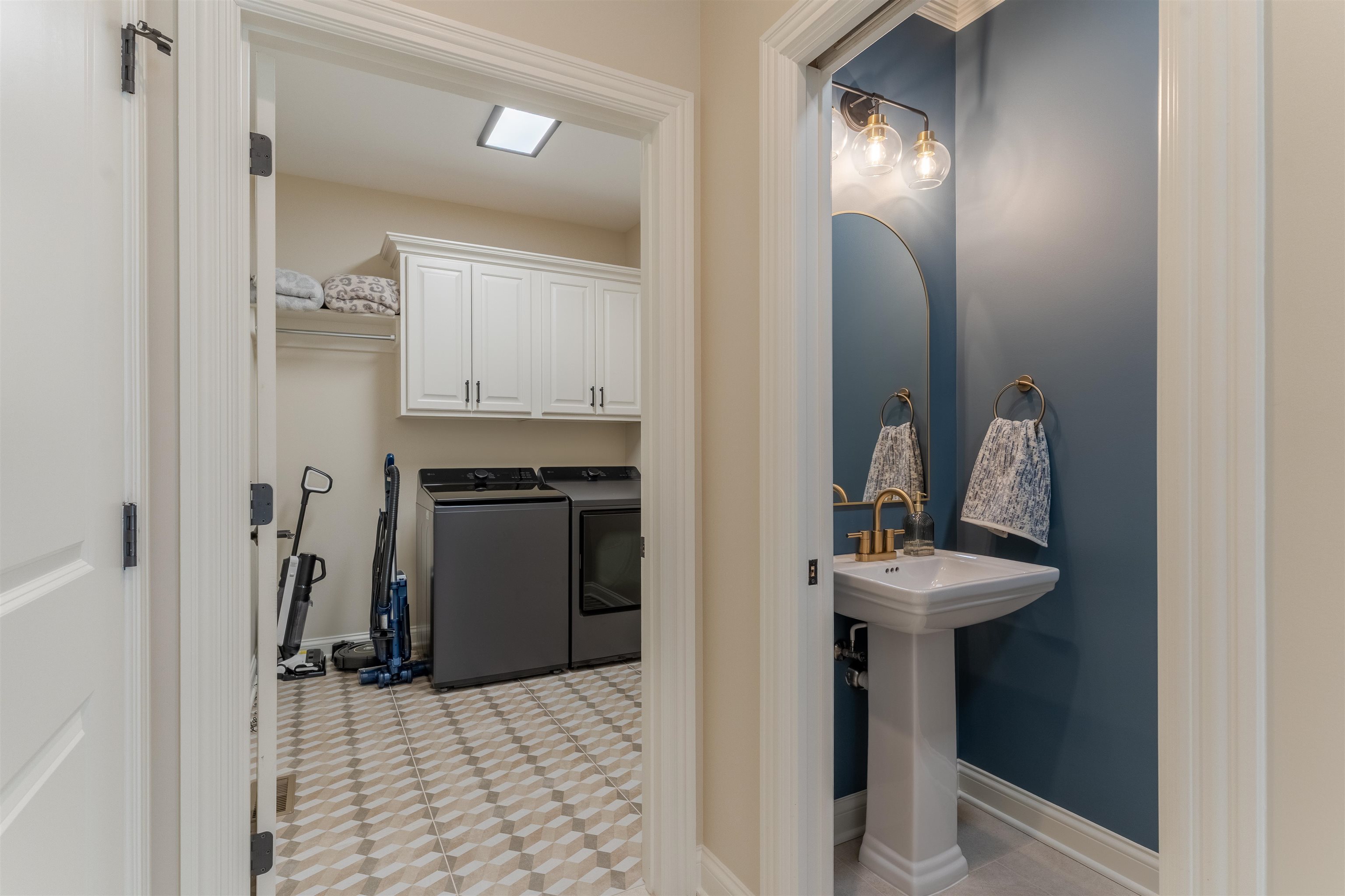 3124 Forest Edge Cove, Owensboro, Kentucky 42303, 5 Bedrooms Bedrooms, ,3 BathroomsBathrooms,Single Family Residence,For Sale,Forest Edge Cove,93762