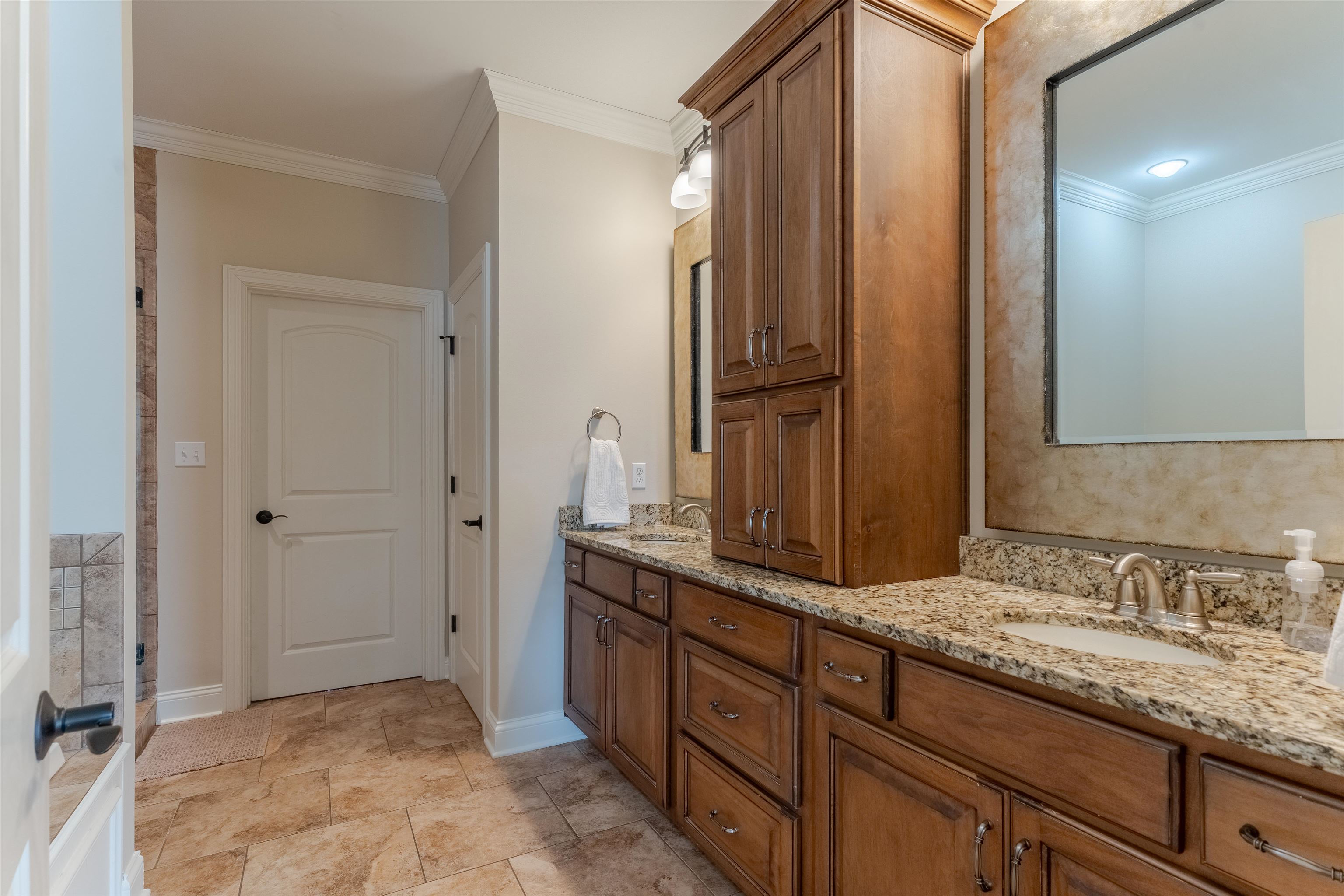 3124 Forest Edge Cove, Owensboro, Kentucky 42303, 5 Bedrooms Bedrooms, ,3 BathroomsBathrooms,Single Family Residence,For Sale,Forest Edge Cove,93762