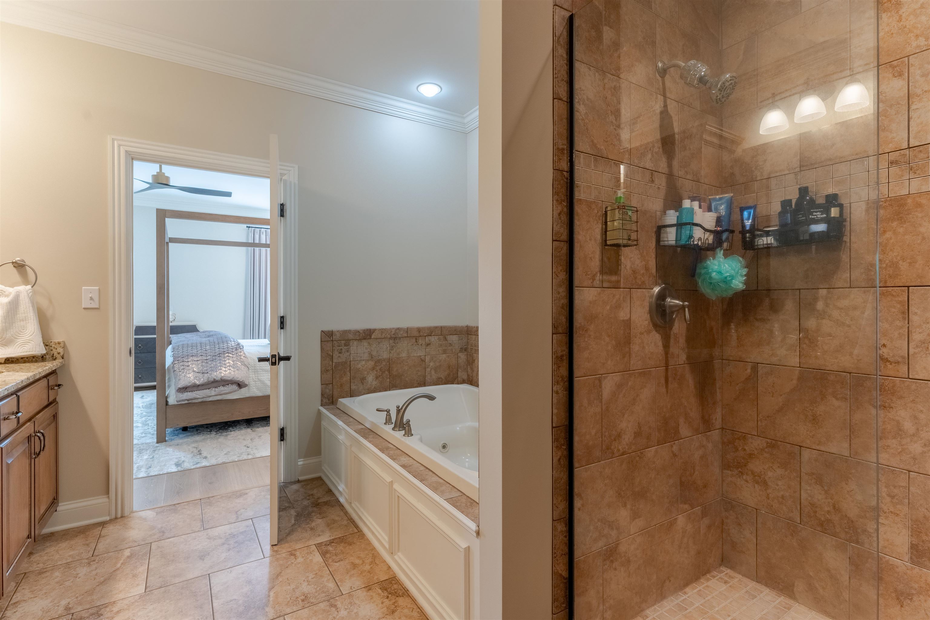 3124 Forest Edge Cove, Owensboro, Kentucky 42303, 5 Bedrooms Bedrooms, ,3 BathroomsBathrooms,Single Family Residence,For Sale,Forest Edge Cove,93762