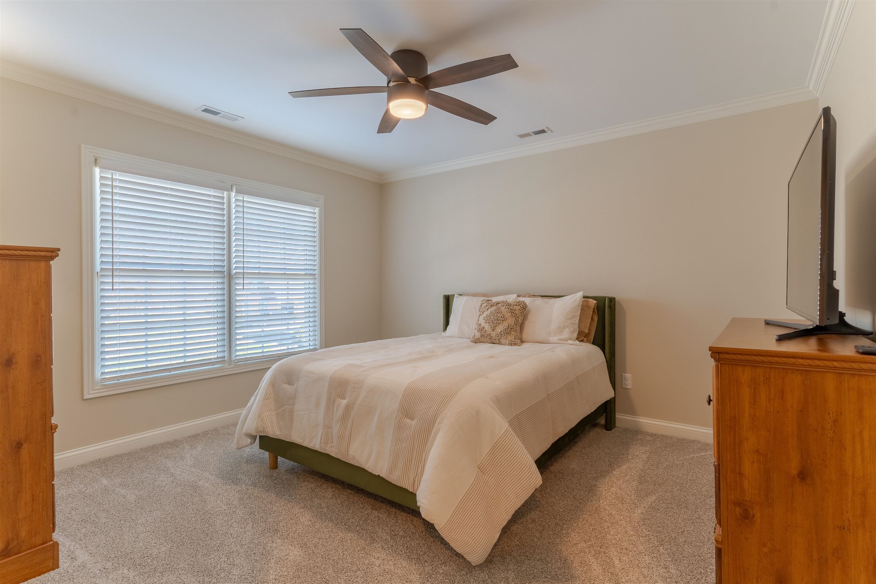 3124 Forest Edge Cove, Owensboro, Kentucky 42303, 5 Bedrooms Bedrooms, ,3 BathroomsBathrooms,Single Family Residence,For Sale,Forest Edge Cove,93762