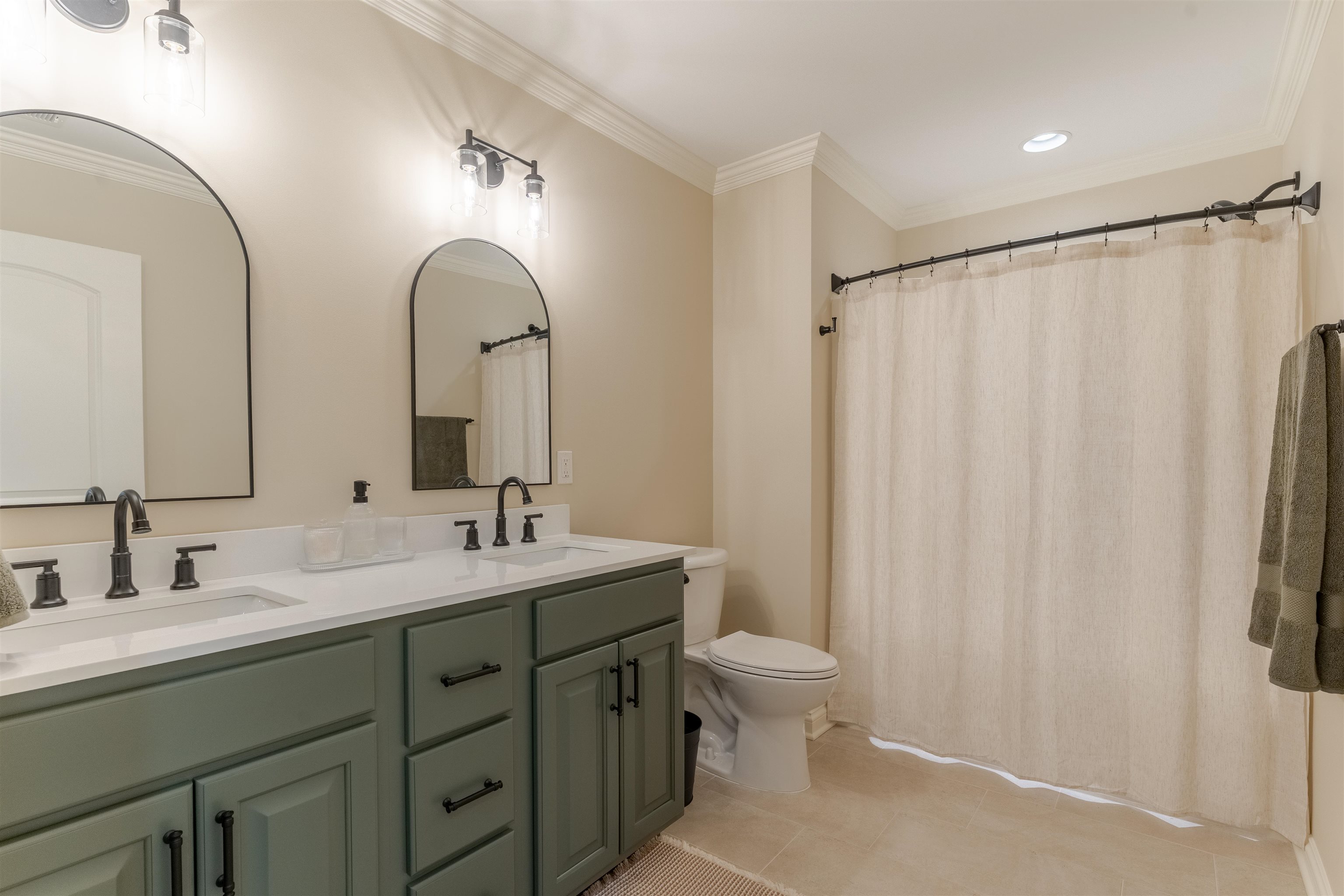 3124 Forest Edge Cove, Owensboro, Kentucky 42303, 5 Bedrooms Bedrooms, ,3 BathroomsBathrooms,Single Family Residence,For Sale,Forest Edge Cove,93762