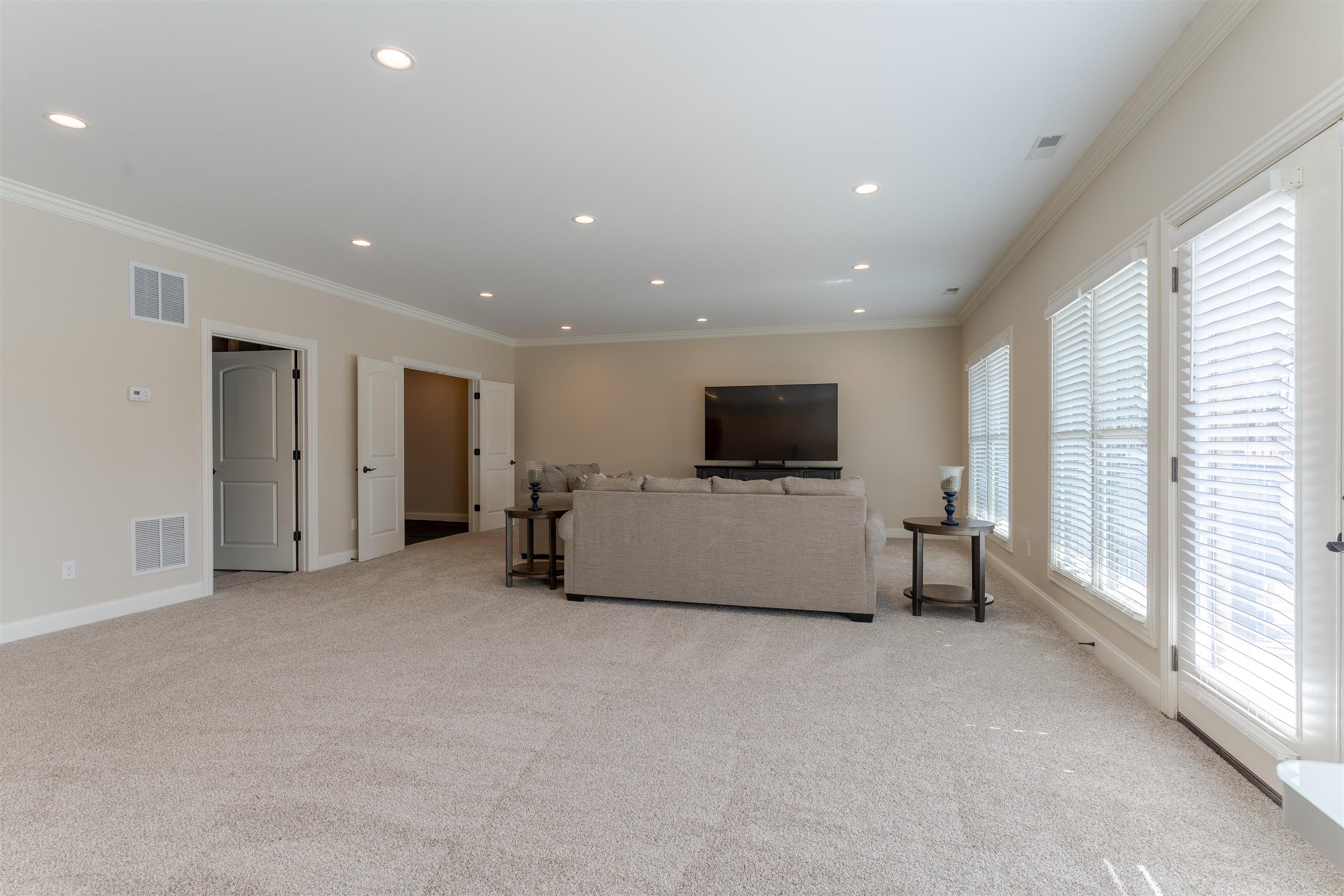 3124 Forest Edge Cove, Owensboro, Kentucky 42303, 5 Bedrooms Bedrooms, ,3 BathroomsBathrooms,Single Family Residence,For Sale,Forest Edge Cove,93762