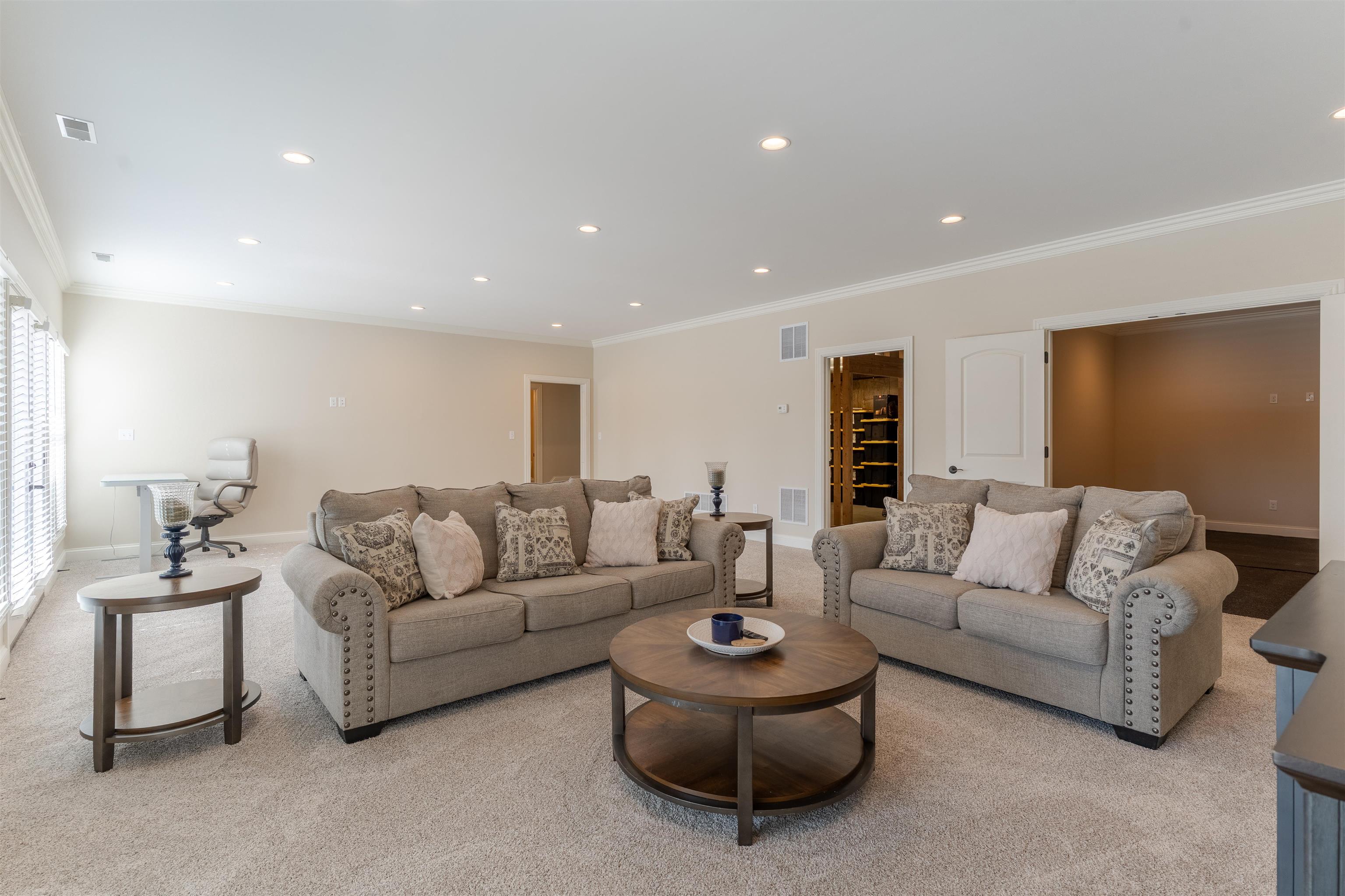 3124 Forest Edge Cove, Owensboro, Kentucky 42303, 5 Bedrooms Bedrooms, ,3 BathroomsBathrooms,Single Family Residence,For Sale,Forest Edge Cove,93762