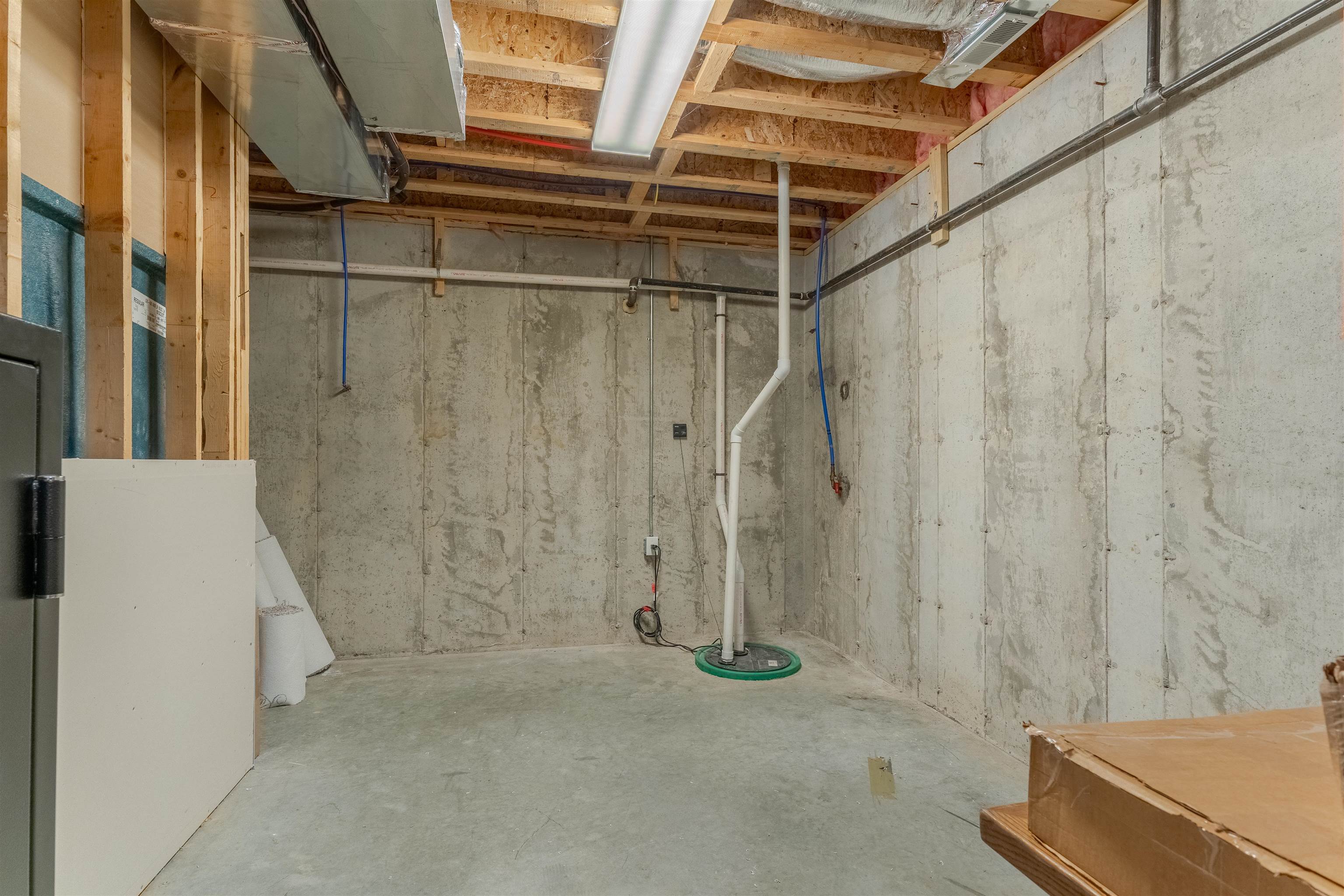 3124 Forest Edge Cove, Owensboro, Kentucky 42303, 5 Bedrooms Bedrooms, ,3 BathroomsBathrooms,Single Family Residence,For Sale,Forest Edge Cove,93762