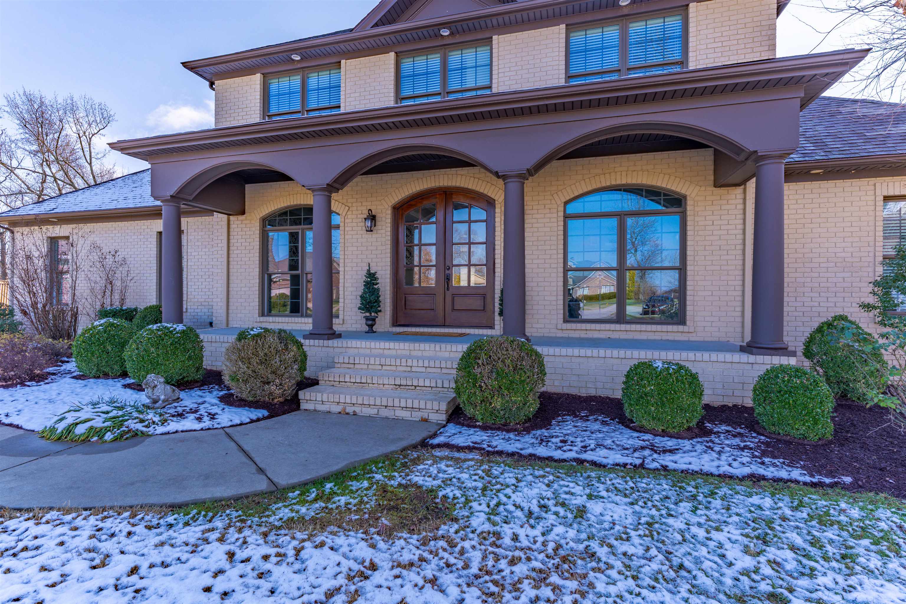 3124 Forest Edge Cove, Owensboro, Kentucky 42303, 5 Bedrooms Bedrooms, ,3 BathroomsBathrooms,Single Family Residence,For Sale,Forest Edge Cove,93762