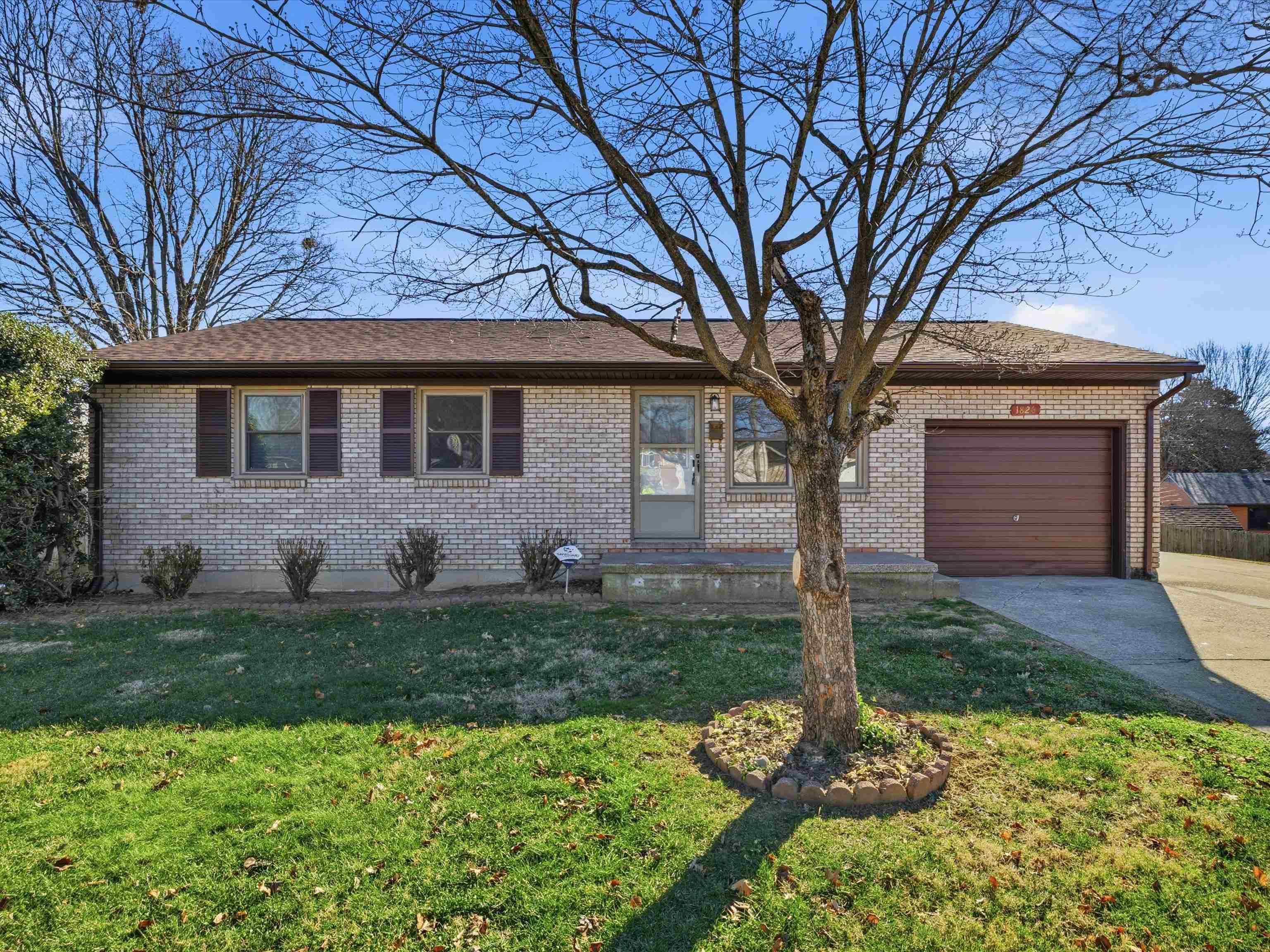 1826 Suzanna Ct, Owensboro, Kentucky 42303, 3 Bedrooms Bedrooms, ,1 BathroomBathrooms,Single Family Residence,For Sale,Suzanna Ct,93764