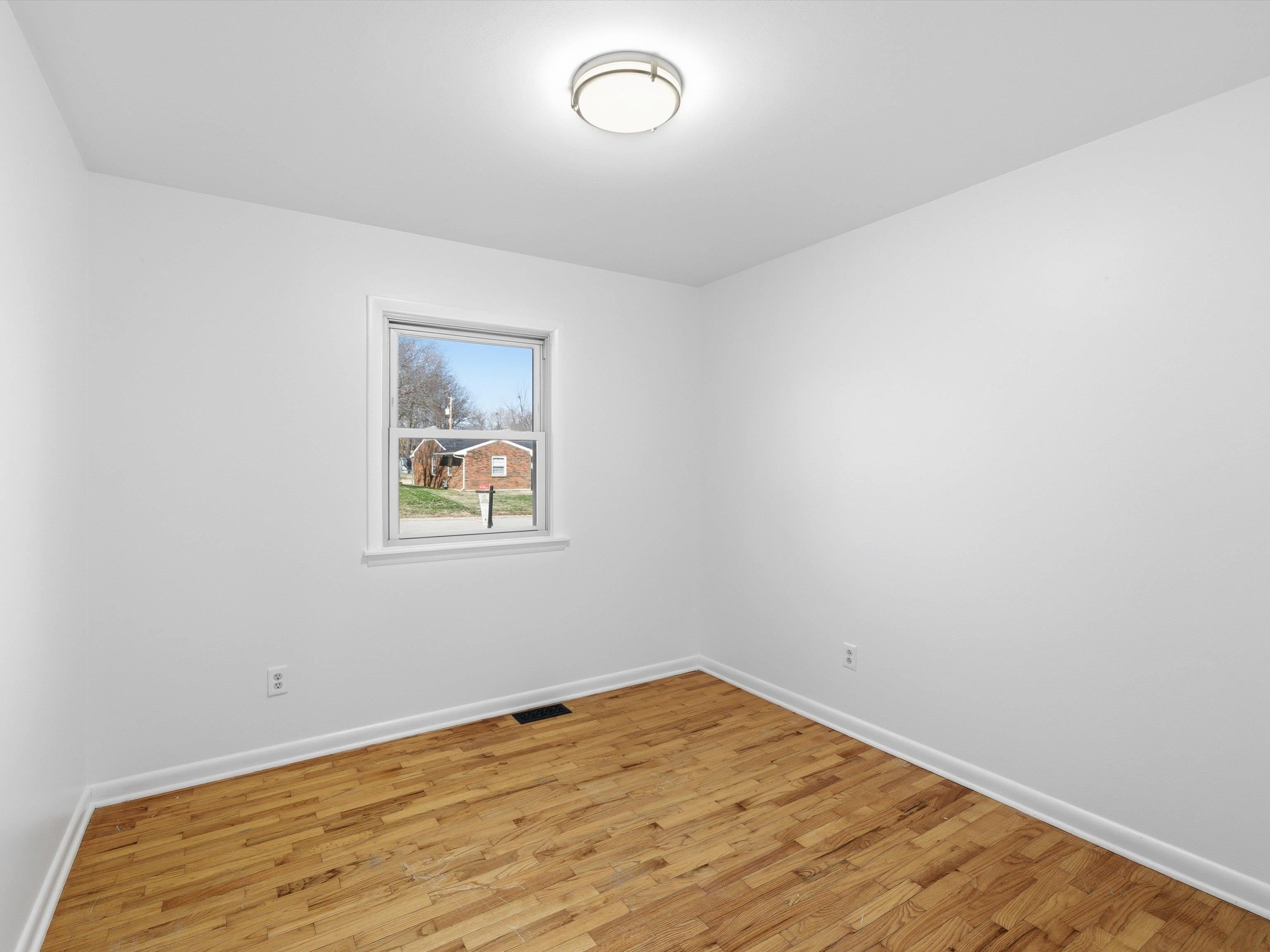 1826 Suzanna Ct, Owensboro, Kentucky 42303, 3 Bedrooms Bedrooms, ,1 BathroomBathrooms,Single Family Residence,For Sale,Suzanna Ct,93764