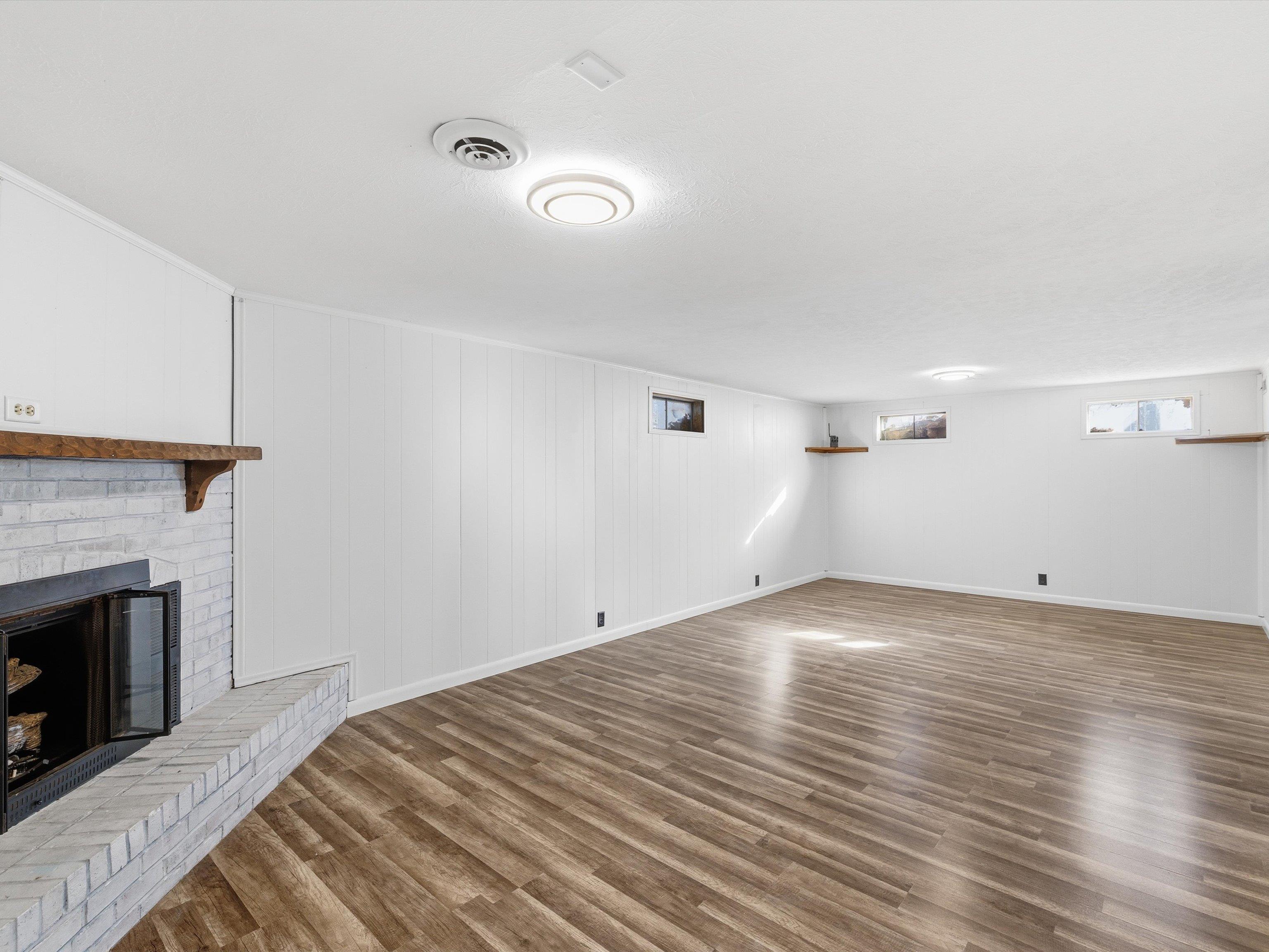 1826 Suzanna Ct, Owensboro, Kentucky 42303, 3 Bedrooms Bedrooms, ,1 BathroomBathrooms,Single Family Residence,For Sale,Suzanna Ct,93764