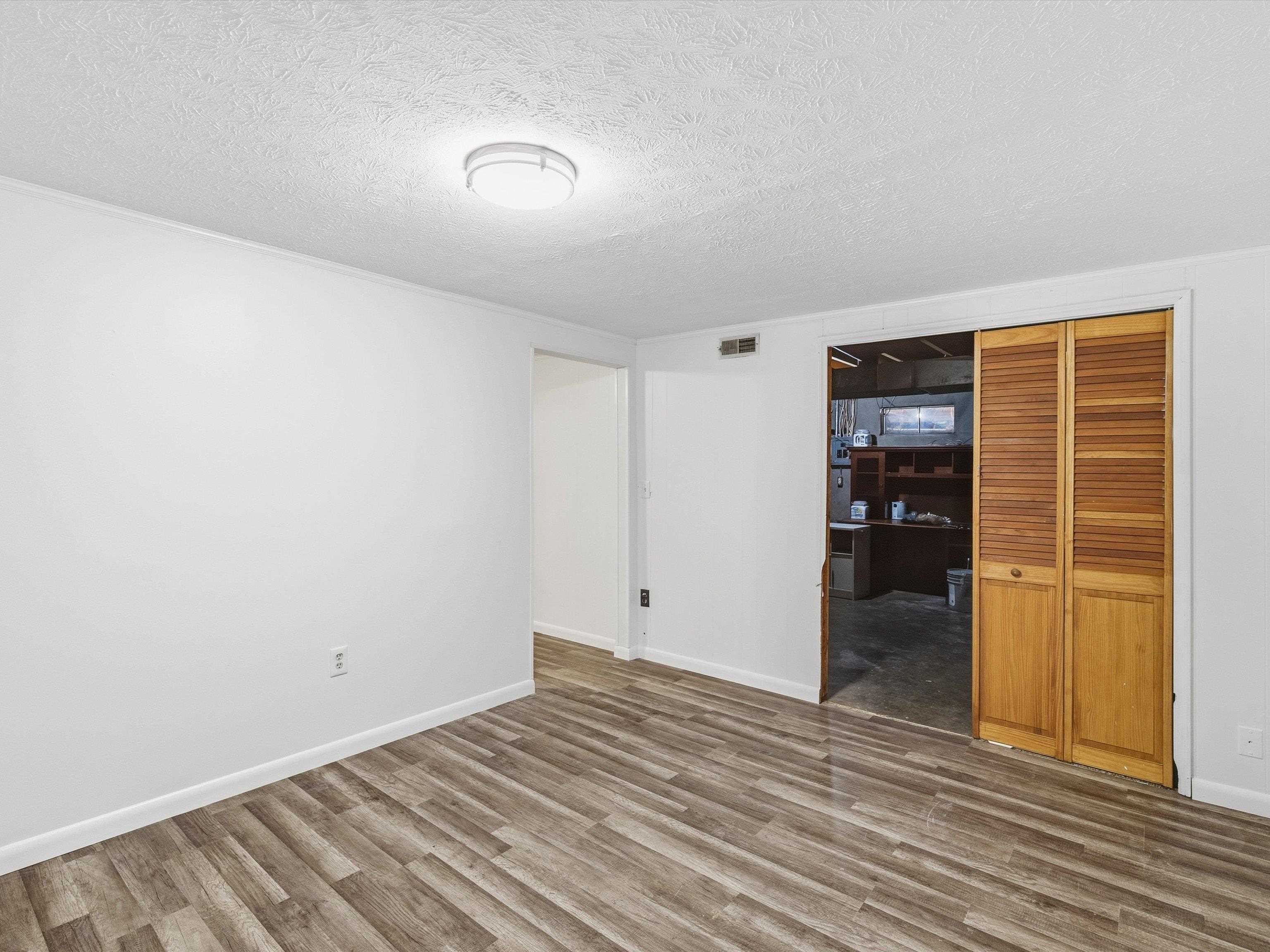 1826 Suzanna Ct, Owensboro, Kentucky 42303, 3 Bedrooms Bedrooms, ,1 BathroomBathrooms,Single Family Residence,For Sale,Suzanna Ct,93764