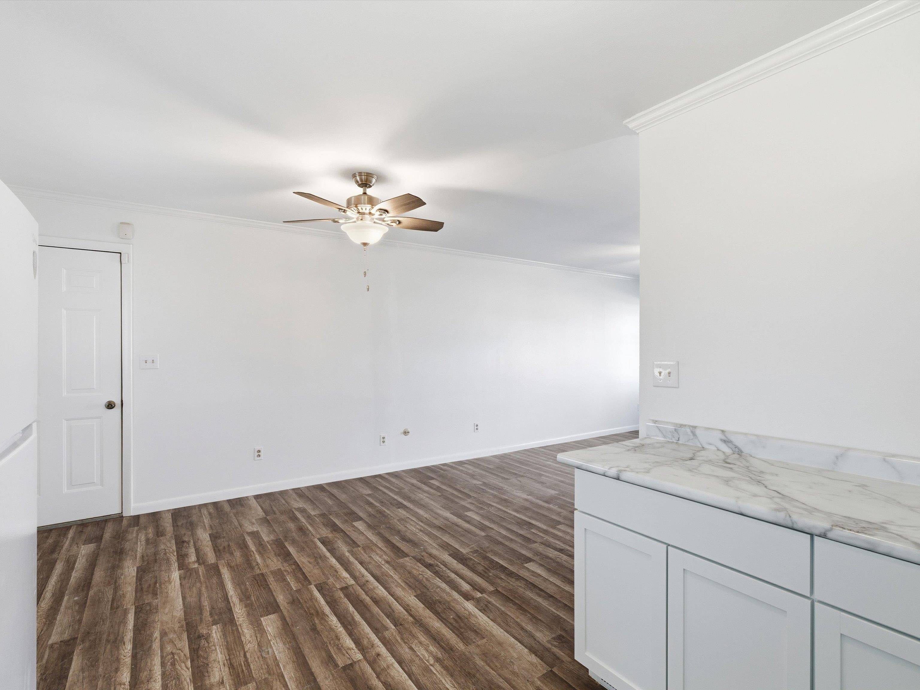 1826 Suzanna Ct, Owensboro, Kentucky 42303, 3 Bedrooms Bedrooms, ,1 BathroomBathrooms,Single Family Residence,For Sale,Suzanna Ct,93764