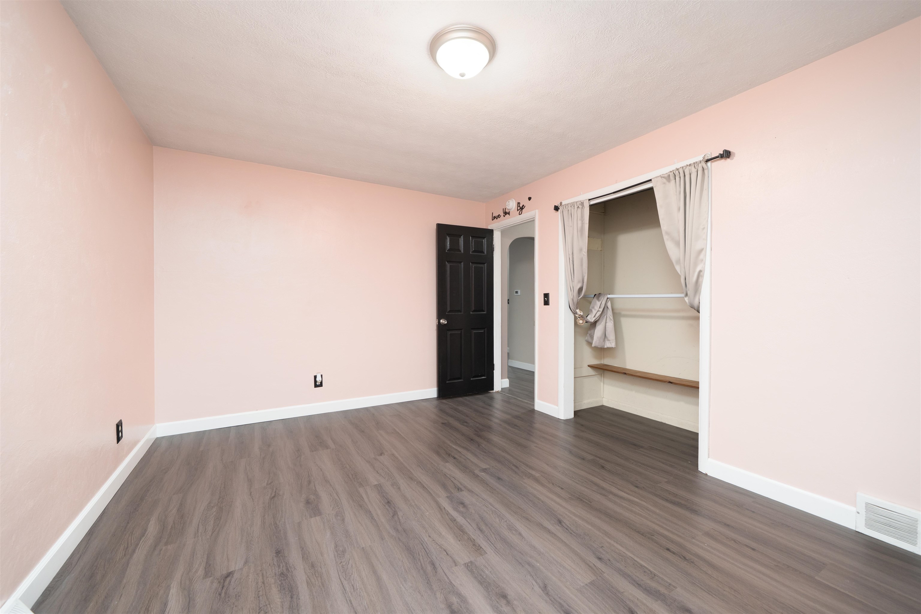 295 Walnut St, Calhoun, Kentucky 42327, 3 Bedrooms Bedrooms, ,1 BathroomBathrooms,Single Family Residence,For Sale,Walnut St,93766