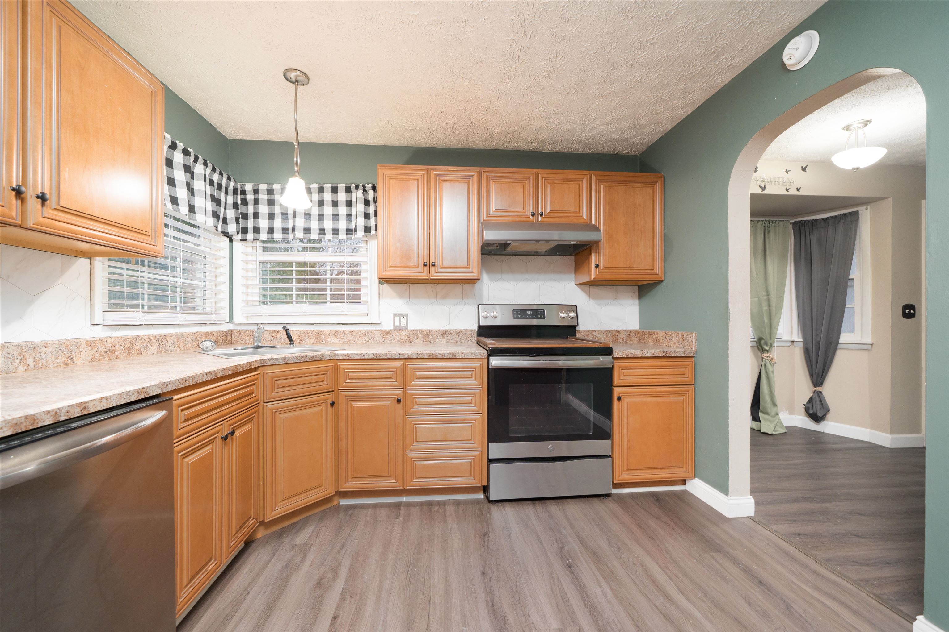 295 Walnut St, Calhoun, Kentucky 42327, 3 Bedrooms Bedrooms, ,1 BathroomBathrooms,Single Family Residence,For Sale,Walnut St,93766