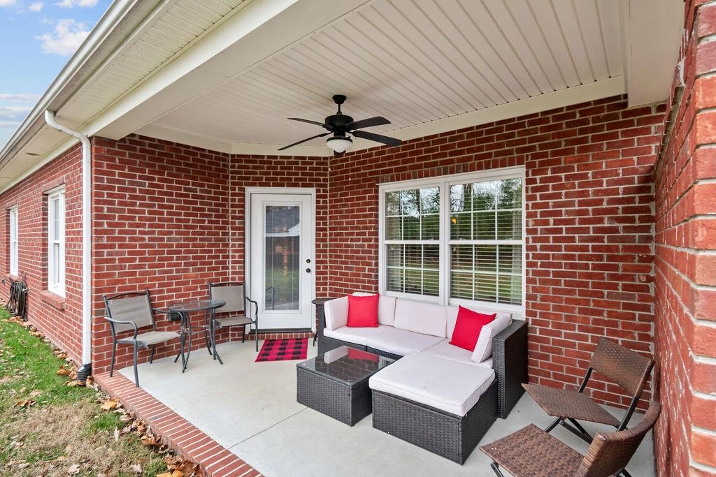 3907 Cross Creek Trail, Owensboro, Kentucky 42303, 4 Bedrooms Bedrooms, ,3 BathroomsBathrooms,Single Family Residence,For Sale,Cross Creek Trail,93771