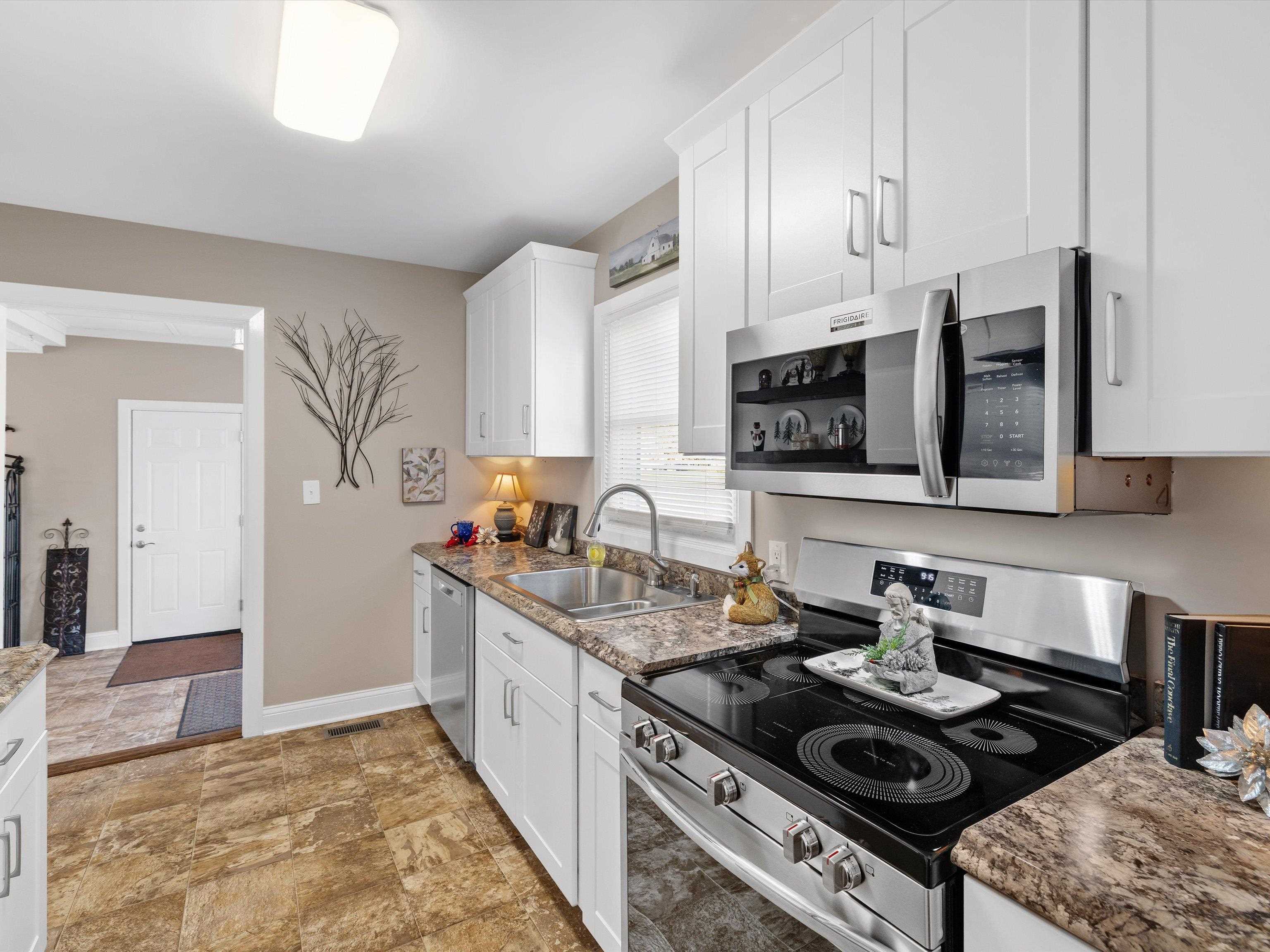 3104 St Ann Street, Owensboro, Kentucky 42303, 3 Bedrooms Bedrooms, ,1 BathroomBathrooms,Single Family Residence,For Sale,St Ann Street,93772