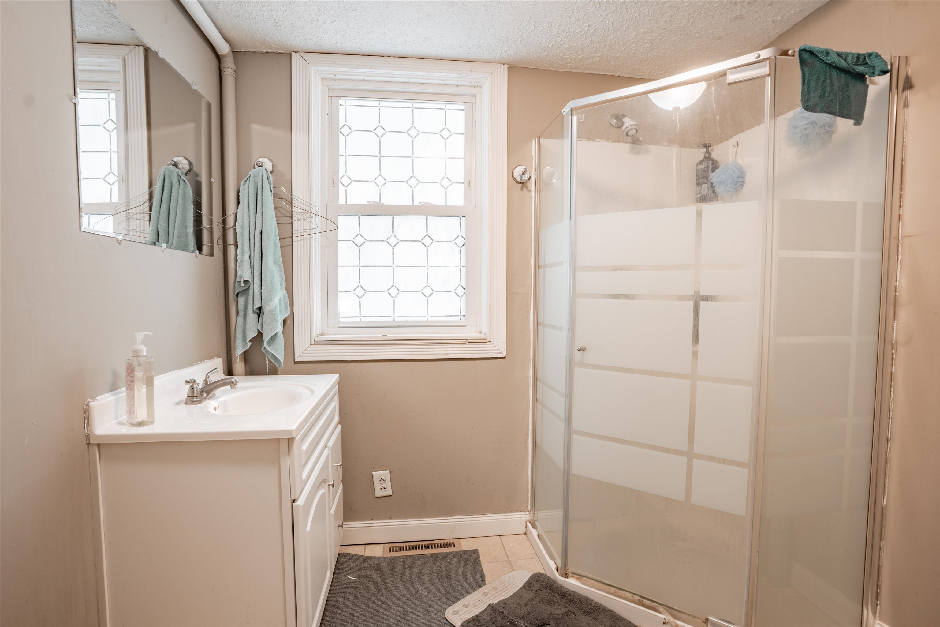 326 Clay St, Owensboro, Kentucky 42303, 4 Bedrooms Bedrooms, ,2 BathroomsBathrooms,Single Family Residence,For Sale,Clay St,93773