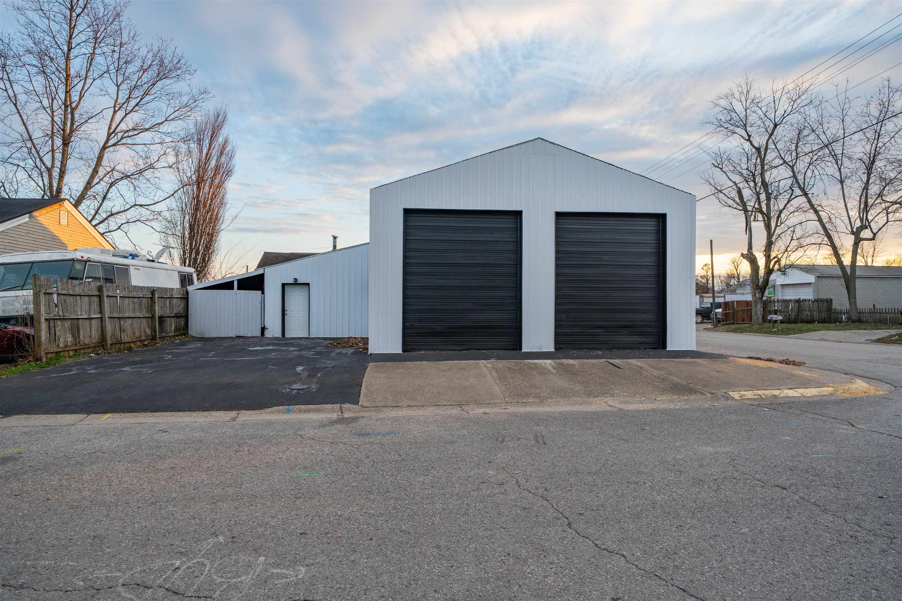 1300 15th St, Owensboro, Kentucky 42303, ,Industrial,For Sale,15th St,93784