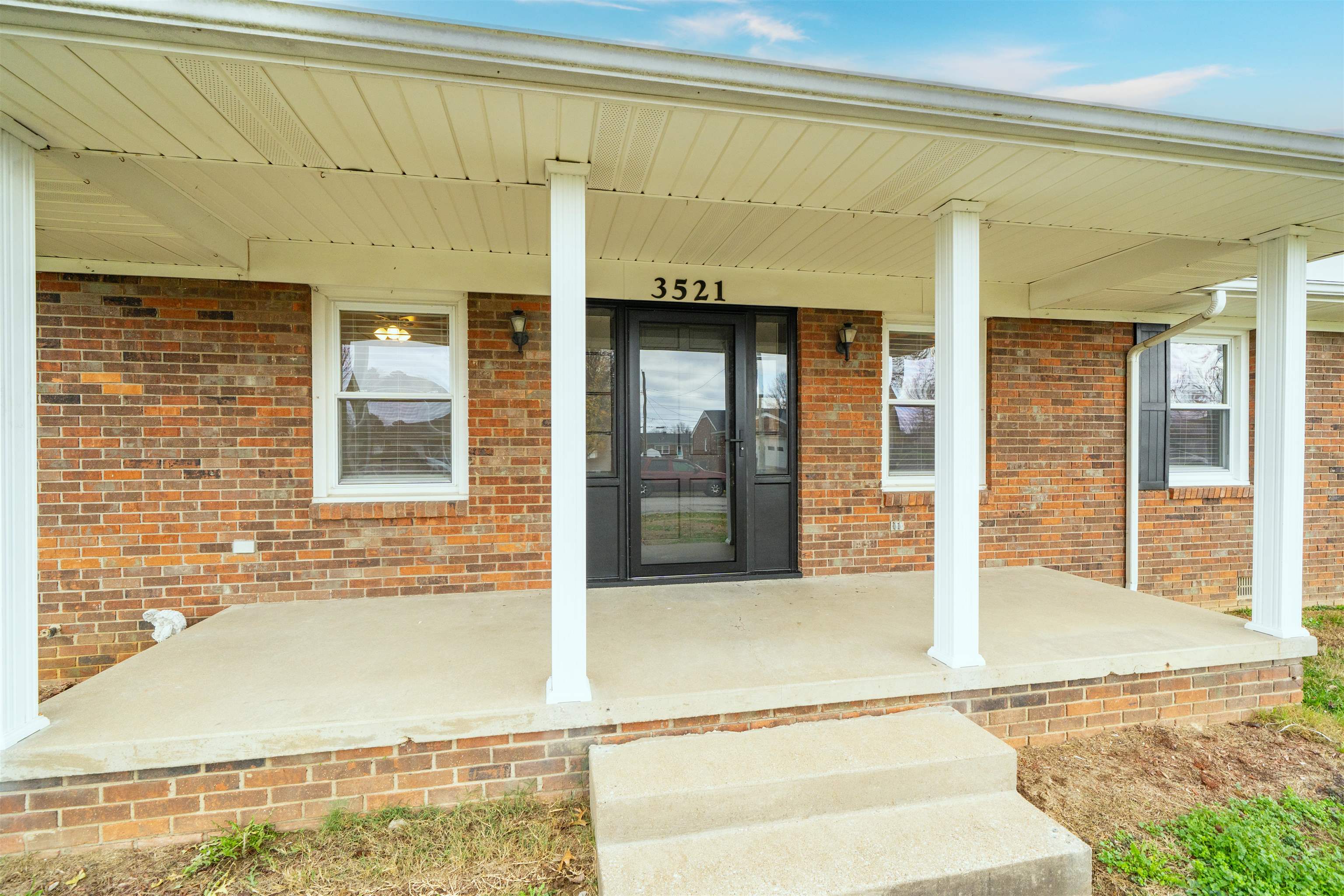 3521 Queens Way, Owensboro, Kentucky 42301, 3 Bedrooms Bedrooms, ,3 BathroomsBathrooms,Single Family Residence,For Sale,Queens Way,93794