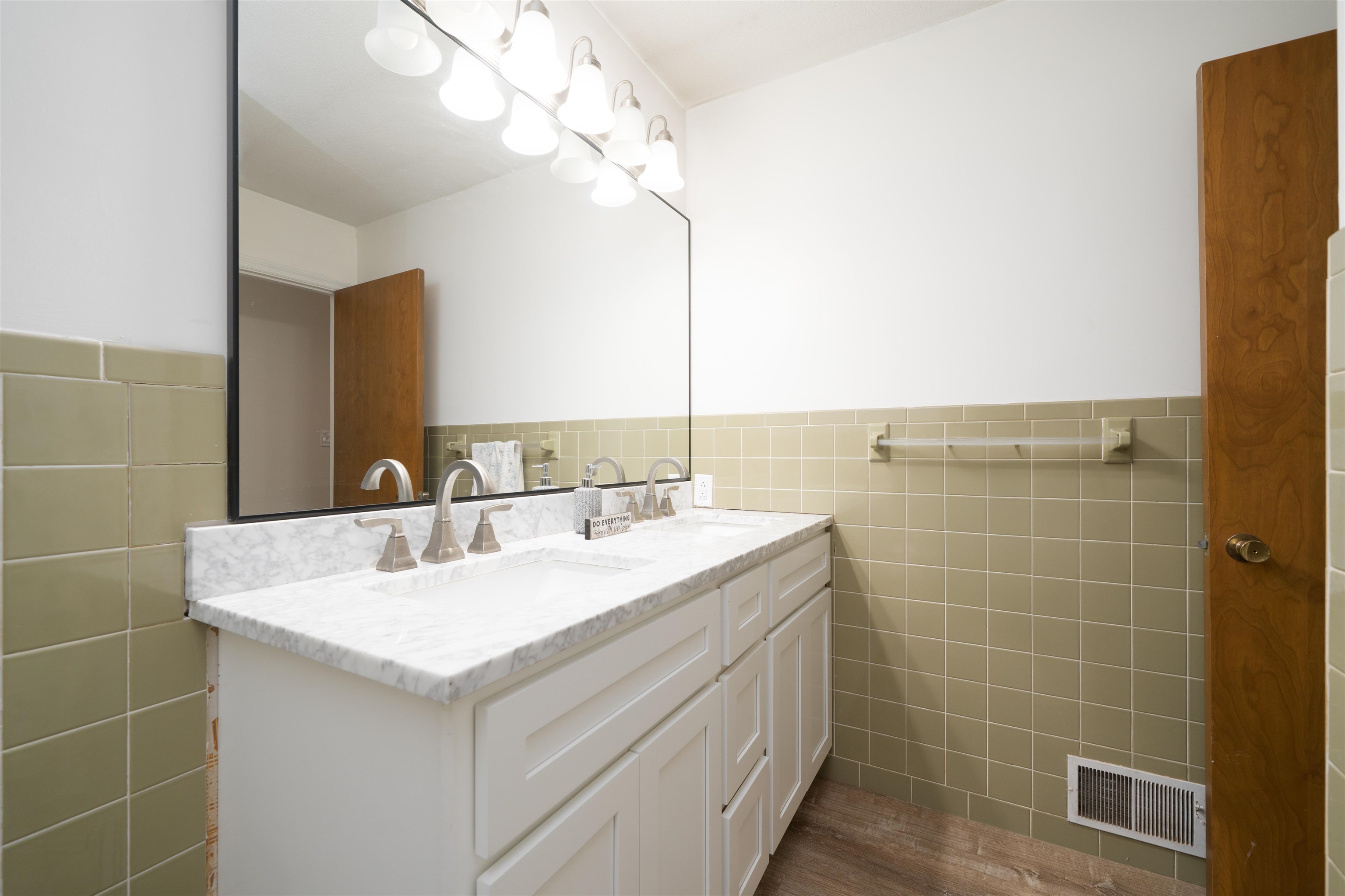 3521 Queens Way, Owensboro, Kentucky 42301, 3 Bedrooms Bedrooms, ,3 BathroomsBathrooms,Single Family Residence,For Sale,Queens Way,93794